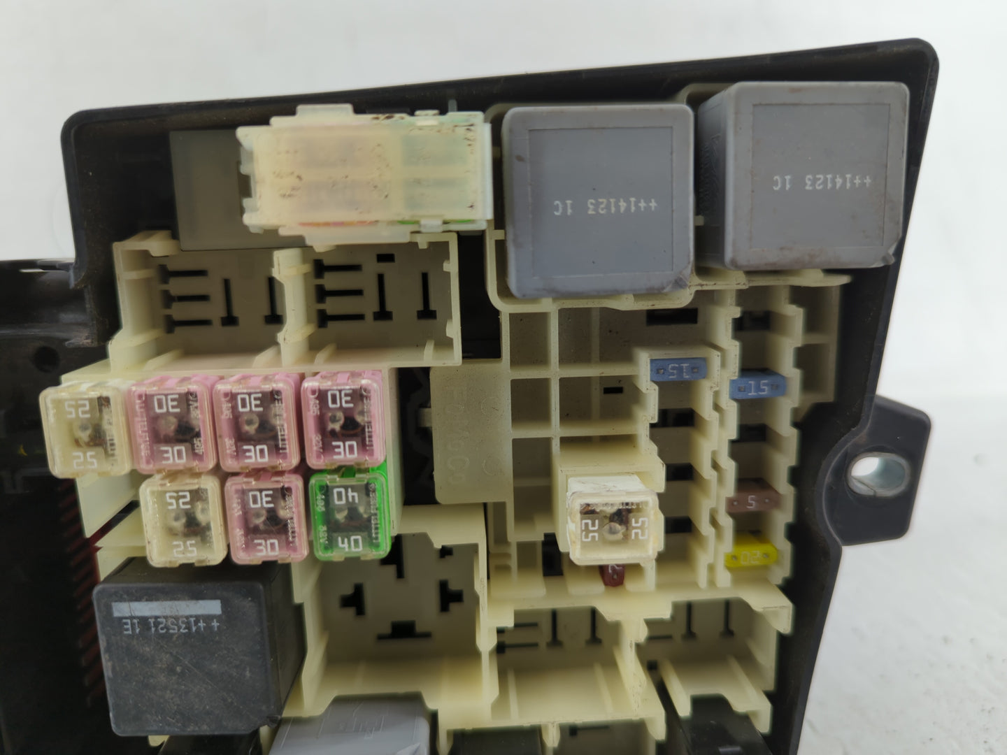 2012-2014 Ford Focus Fusebox Fuse Box Panel Relay Module P/N:AV6T-14A142-AB BV6N-14A073-JL Fits Fits 2012 2013 2014 OEM Used