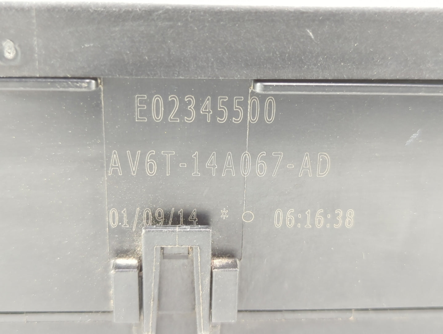 2012-2014 Ford Focus Fusebox Fuse Box Panel Relay Module P/N:AV6T-14A067-AD AV6T-14A067-AB Fits Fits 2012 2013 2014 OEM Used