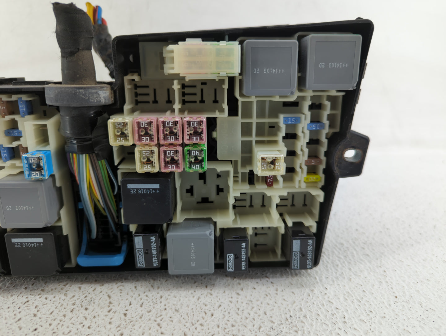 2012-2014 Ford Focus Fusebox Fuse Box Panel Relay Module P/N:AV6T-14A067-AD AV6T-14A067-AB Fits Fits 2012 2013 2014 OEM Used