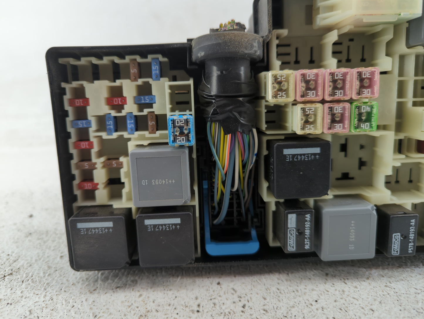 2012-2014 Ford Focus Fusebox Fuse Box Panel Relay Module P/N:AV6T-14A067-AD AV6T-14A067-AB Fits Fits 2012 2013 2014 OEM Used