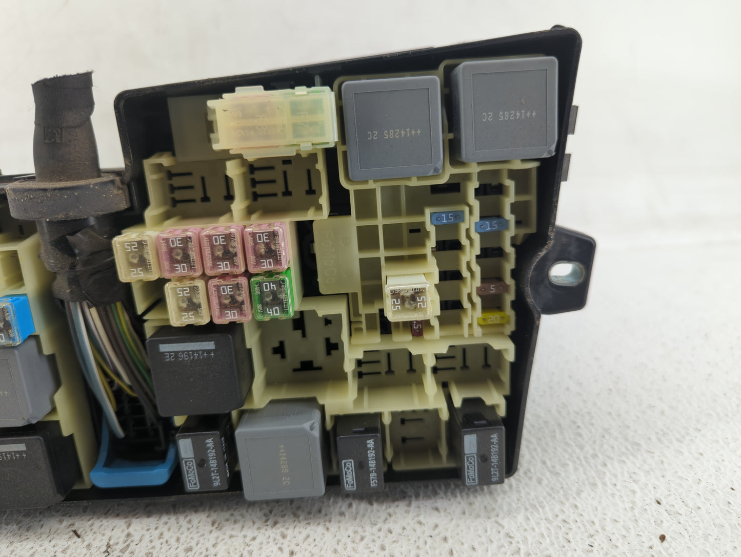 2012-2014 Ford Focus Fusebox Fuse Box Panel Relay Module P/N:AV6T-14A067-AD AV6T-14A067-AB Fits Fits 2012 2013 2014 OEM Used