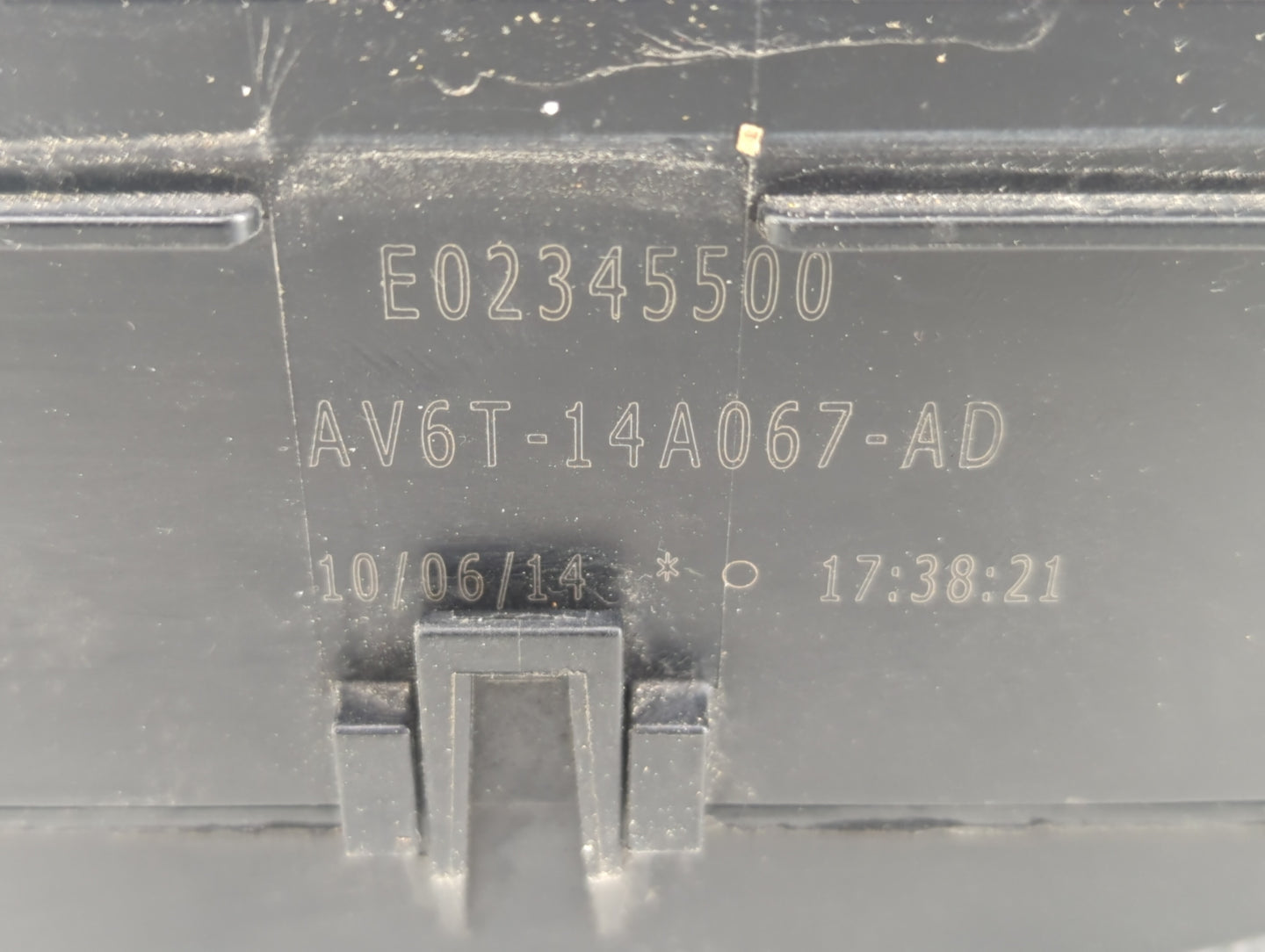 2012-2014 Ford Focus Fusebox Fuse Box Panel Relay Module P/N:AV6T-14A067-AD AV6T-14A067-AB Fits Fits 2012 2013 2014 OEM Used