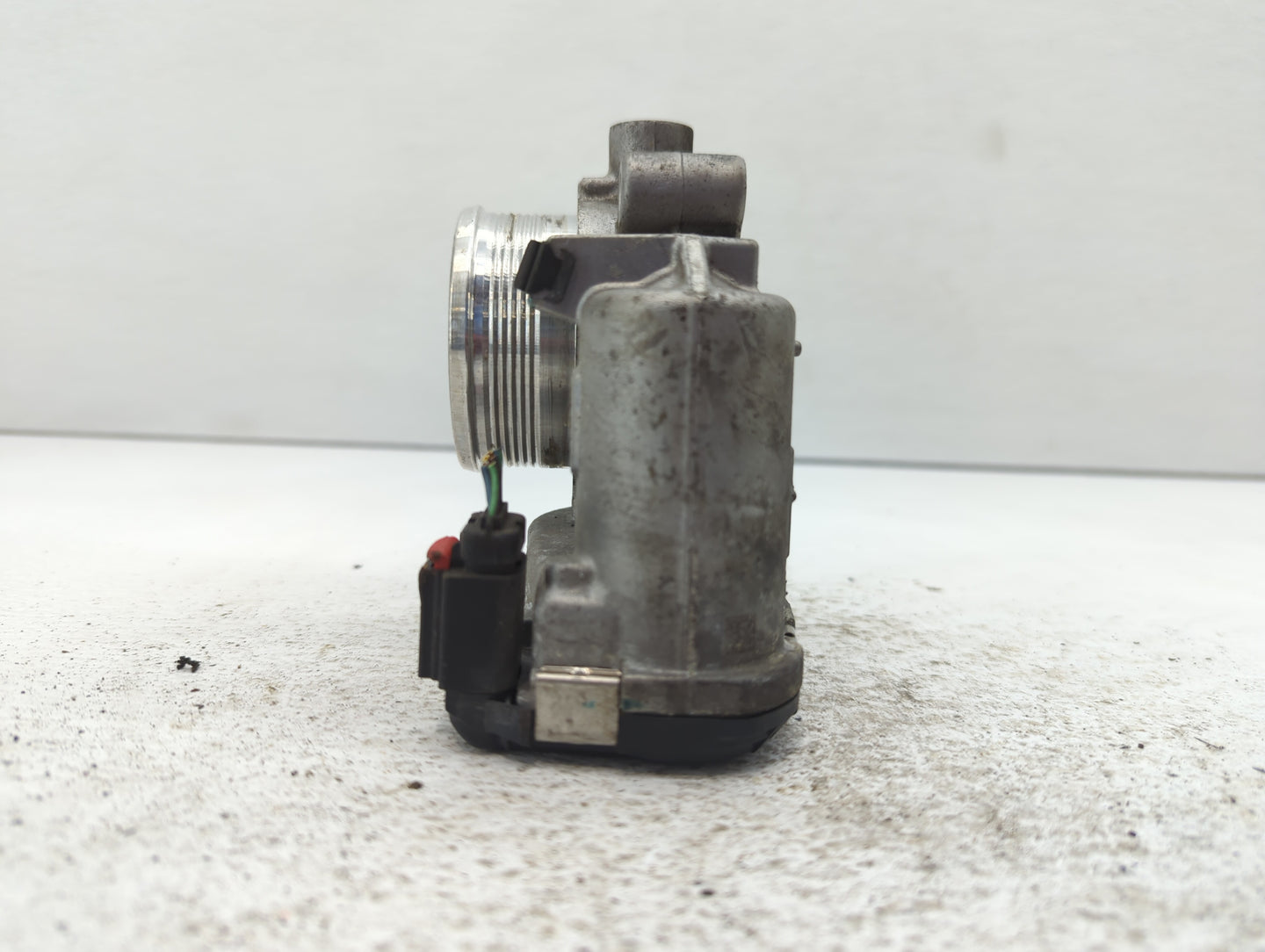 2014-2018 Ford Focus Throttle Body P/N:DS7E-9F991-BB Fits Fits 2014 2015 2016 2017 2018 2019 2020 2021 2022 OEM Used Auto Pa