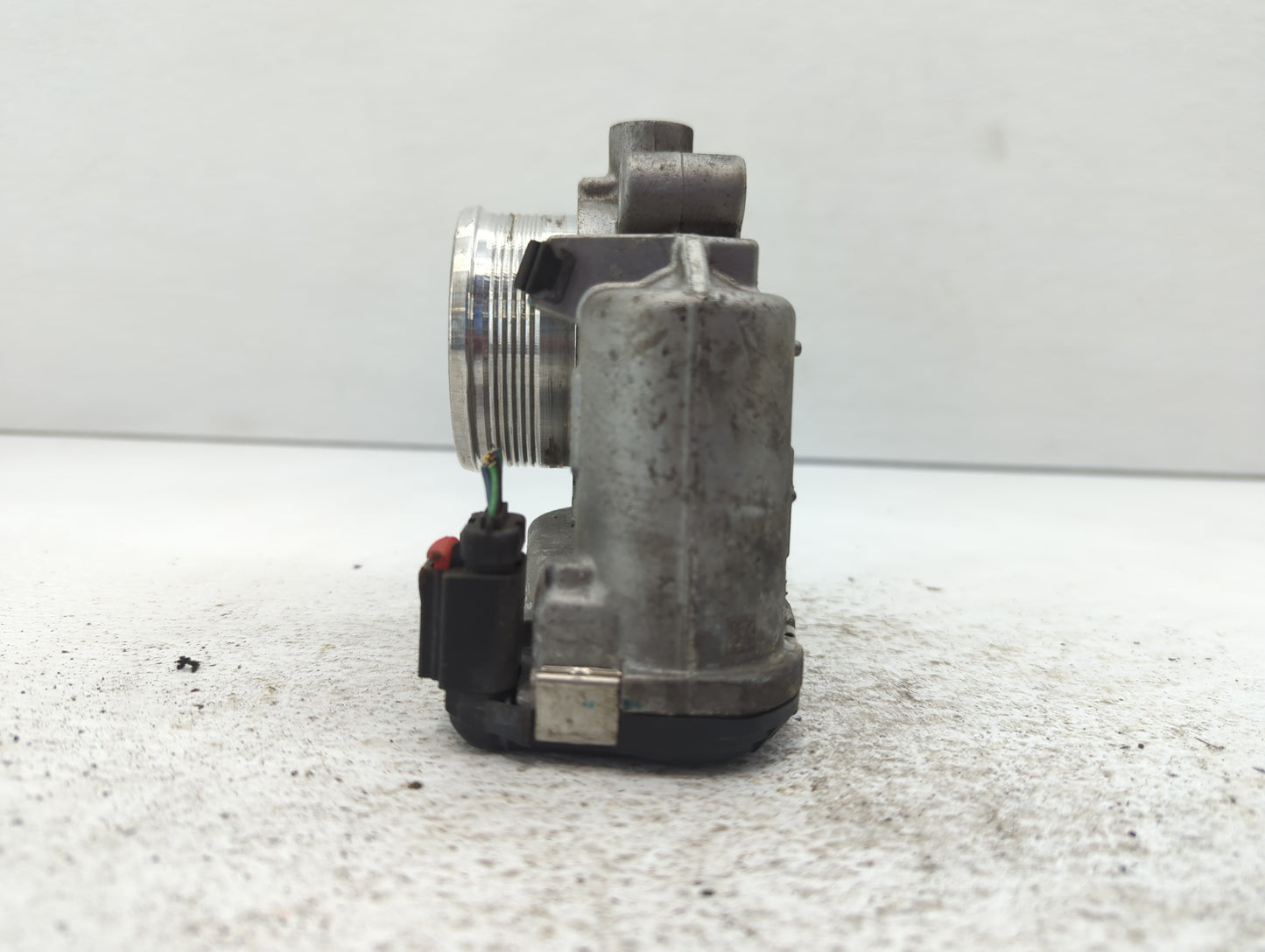 2014-2018 Ford Focus Throttle Body P/N:DS7E-9F991-BB Fits Fits 2014 2015 2016 2017 2018 2019 2020 2021 2022 OEM Used Auto Pa