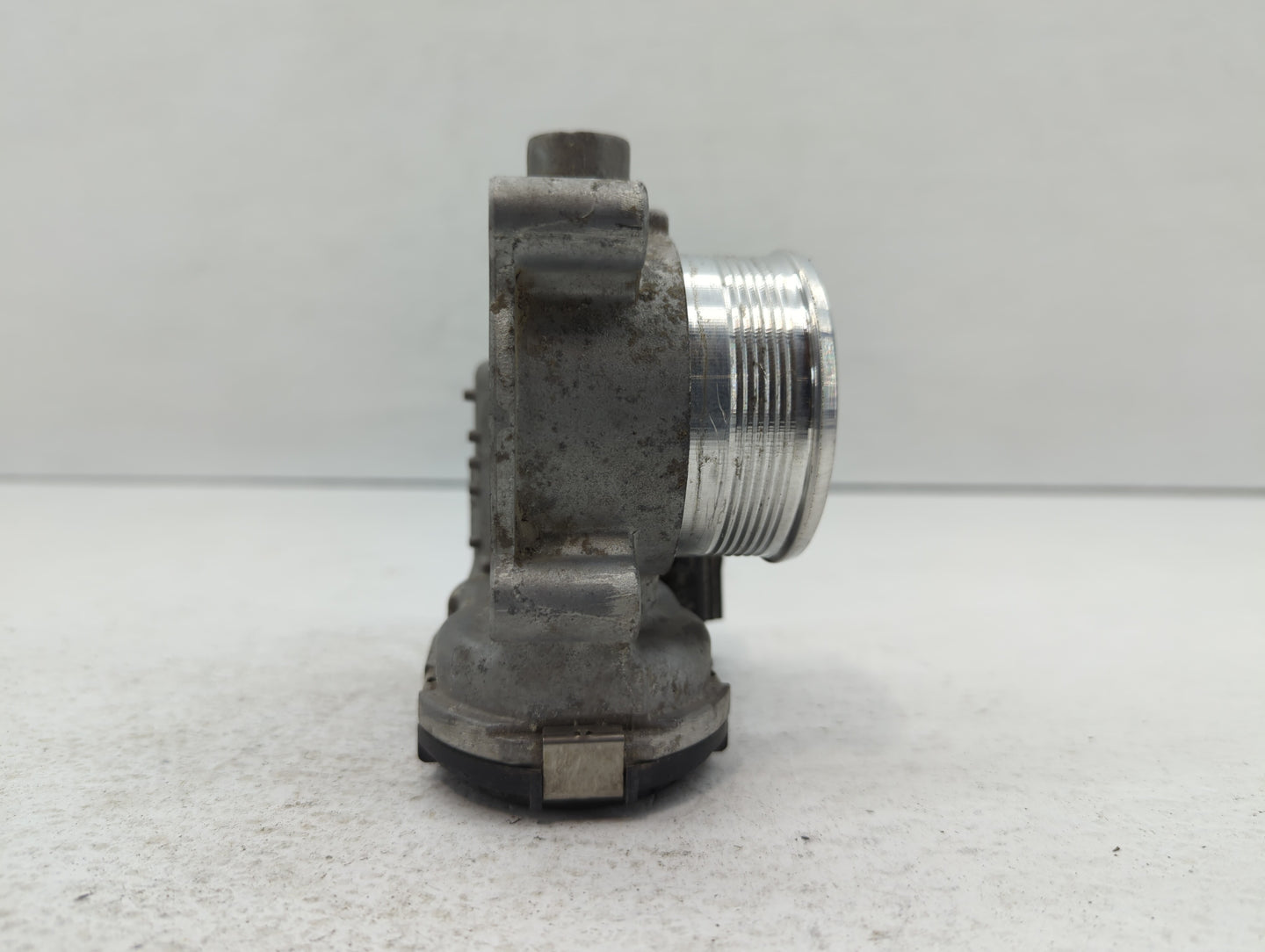2014-2018 Ford Focus Throttle Body P/N:DS7E-9F991-BB Fits Fits 2014 2015 2016 2017 2018 2019 2020 2021 2022 OEM Used Auto Pa