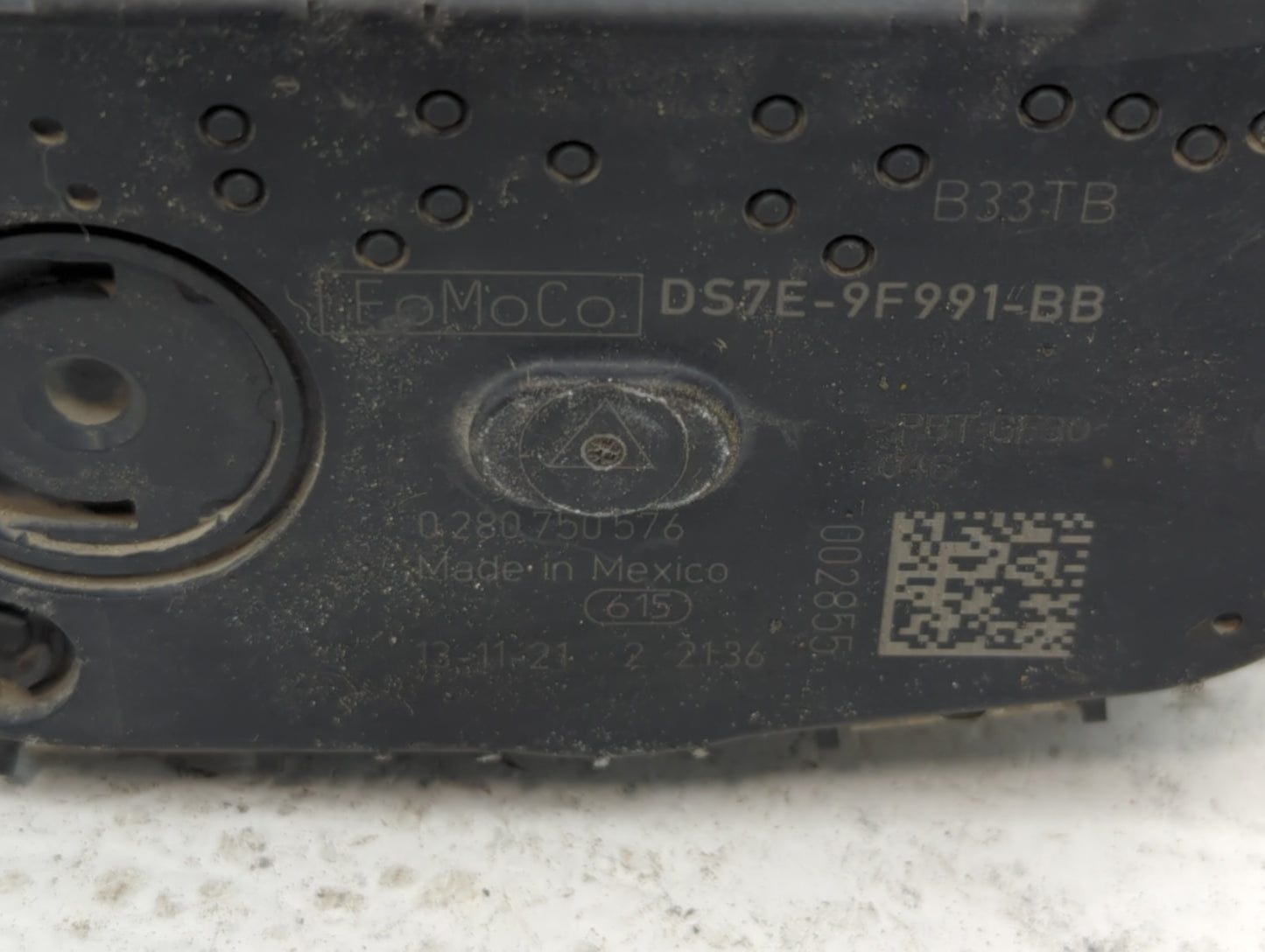 2014-2018 Ford Focus Throttle Body P/N:DS7E-9F991-BB Fits Fits 2014 2015 2016 2017 2018 2019 2020 2021 2022 OEM Used Auto Pa