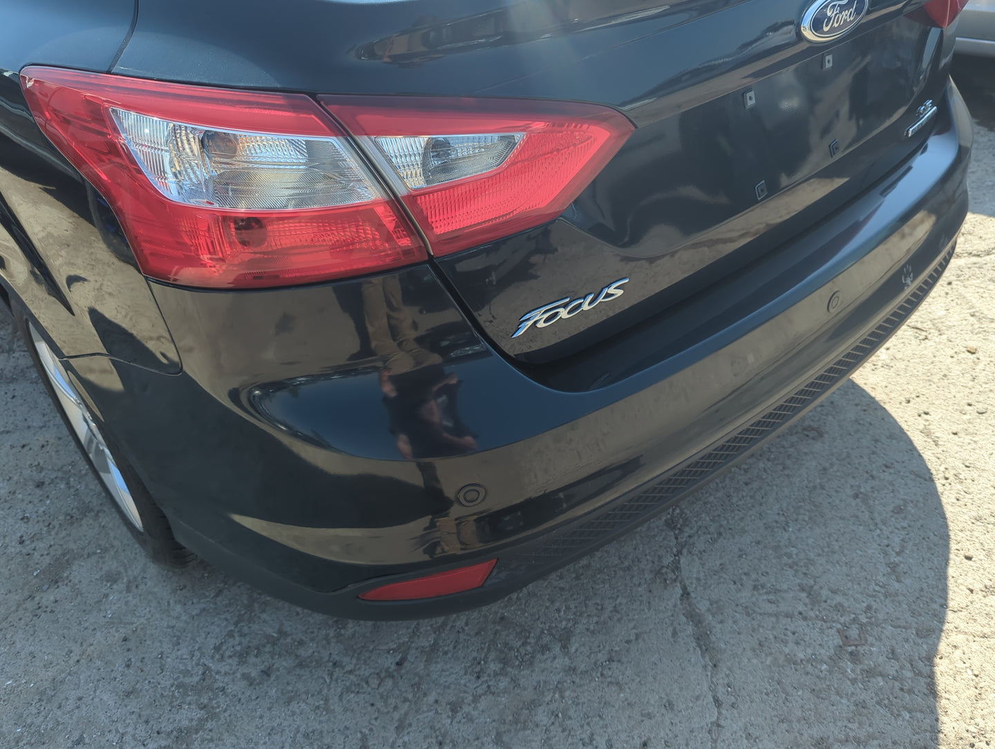 2012-2014 Ford Focus Rear Bumper Assembly Oem - Oemusedautoparts1.com