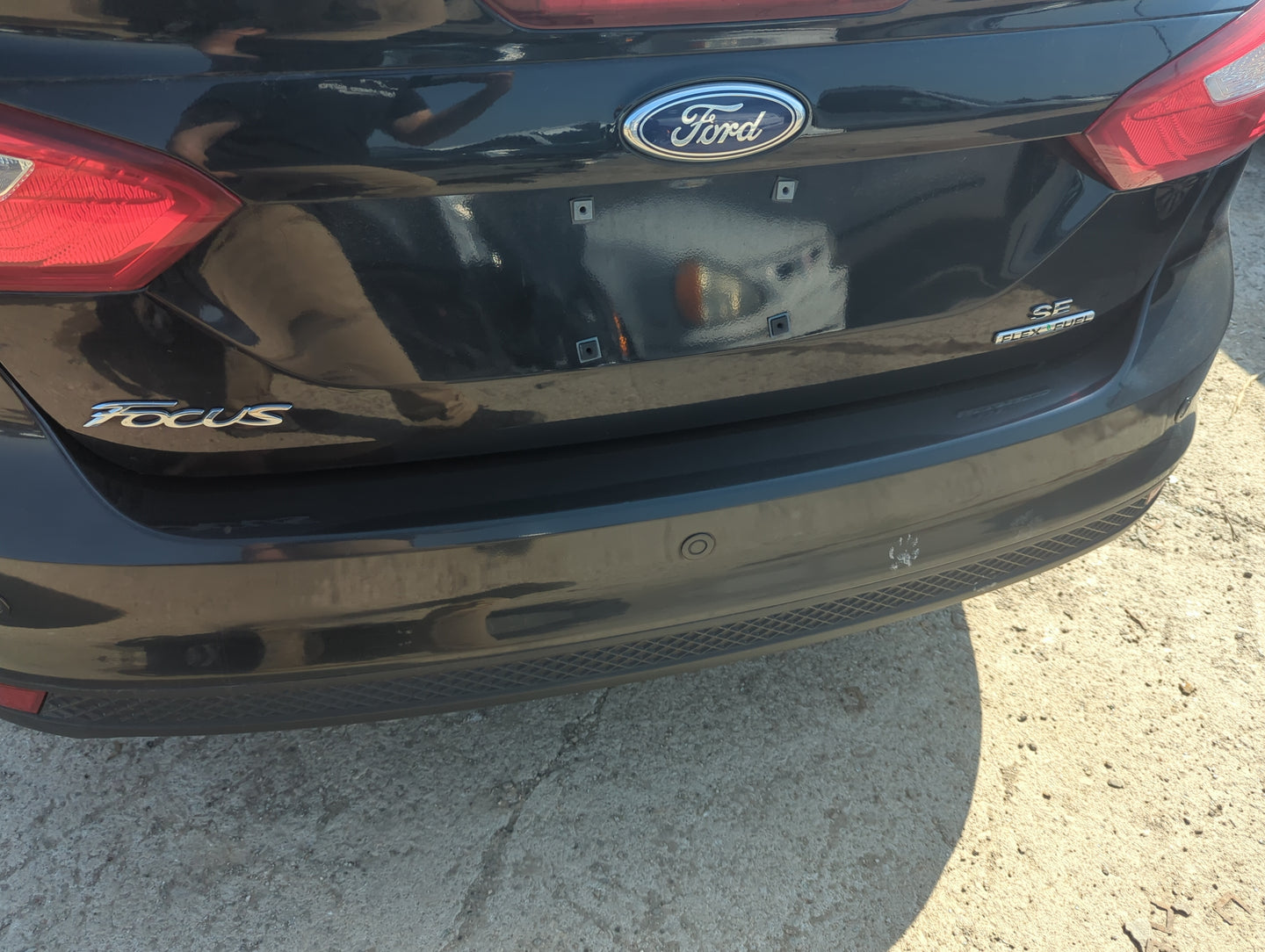 2012-2014 Ford Focus Rear Bumper Assembly Oem - Oemusedautoparts1.com