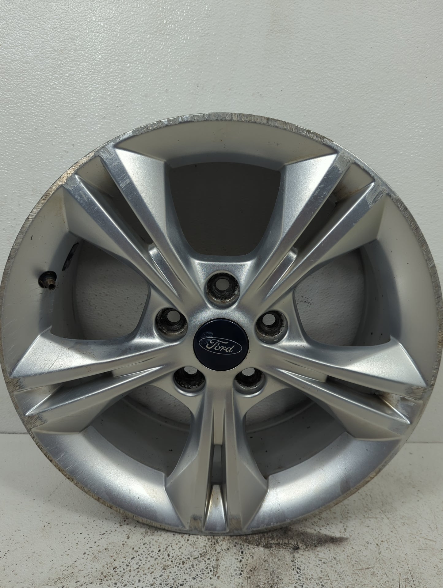 2013-2014 Ford Focus Oem Wheel Rim - Oemusedautoparts1.com