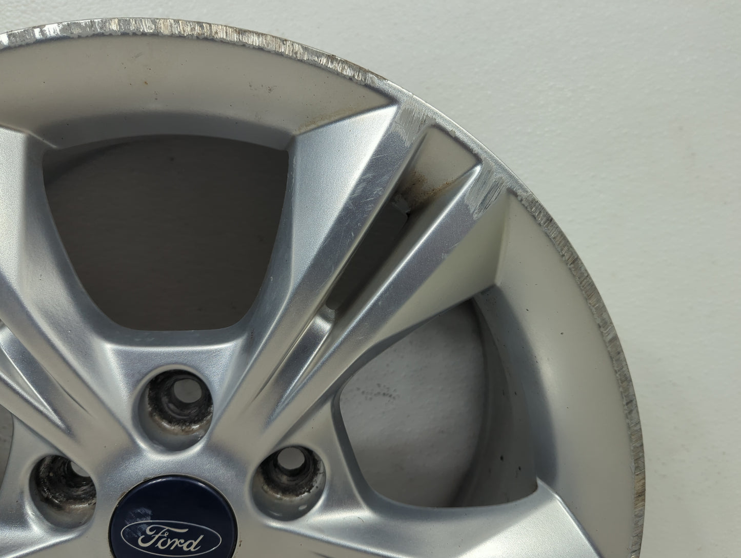 2013-2014 Ford Focus Oem Wheel Rim - Oemusedautoparts1.com