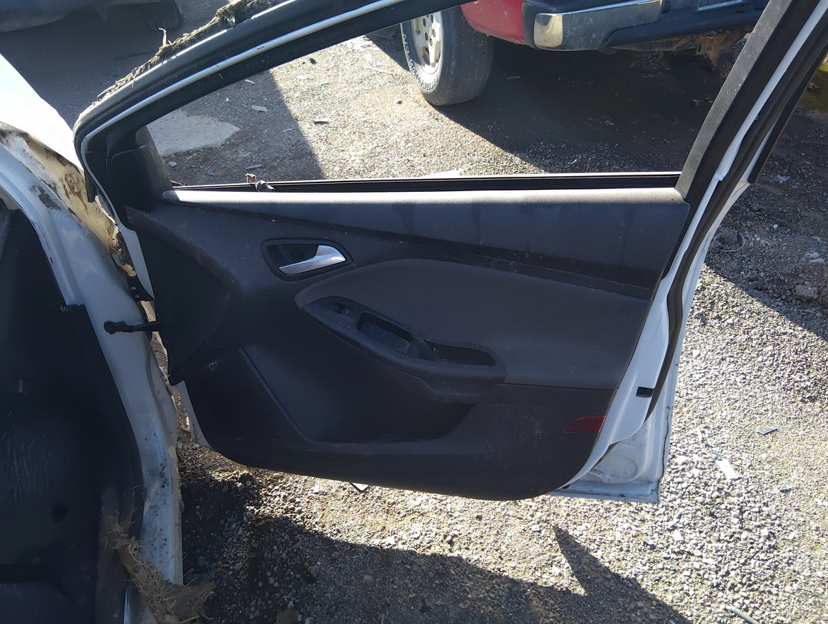 2014 Ford Focus Front Right Passenger Interior Door Panel Trim 5029270 - Oemusedautoparts1.com