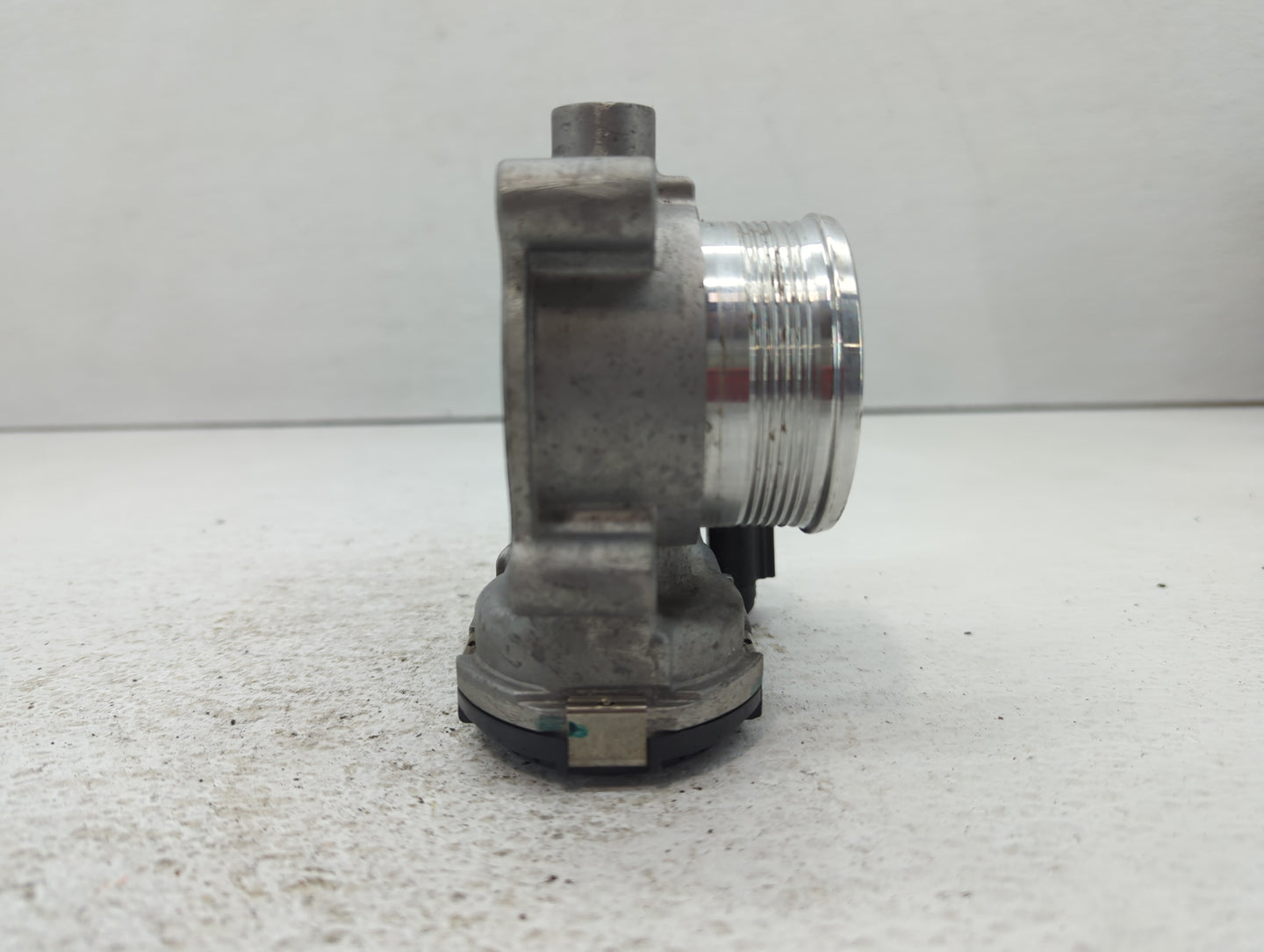 2014-2018 Ford Focus Throttle Body P/N:DS7E-9F991-BB Fits Fits 2014 2015 2016 2017 2018 2019 2020 2021 2022 OEM Used Auto Pa