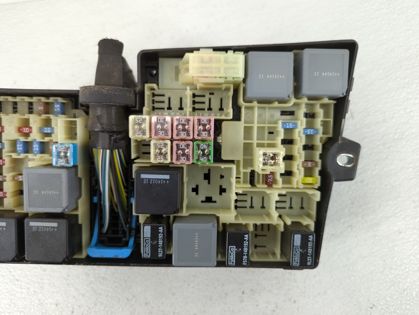 2012-2014 Ford Focus Fusebox Fuse Box Panel Relay Module P/N:AV6T-14A067-AD Fits Fits 2012 2013 2014 OEM Used Auto Parts - O