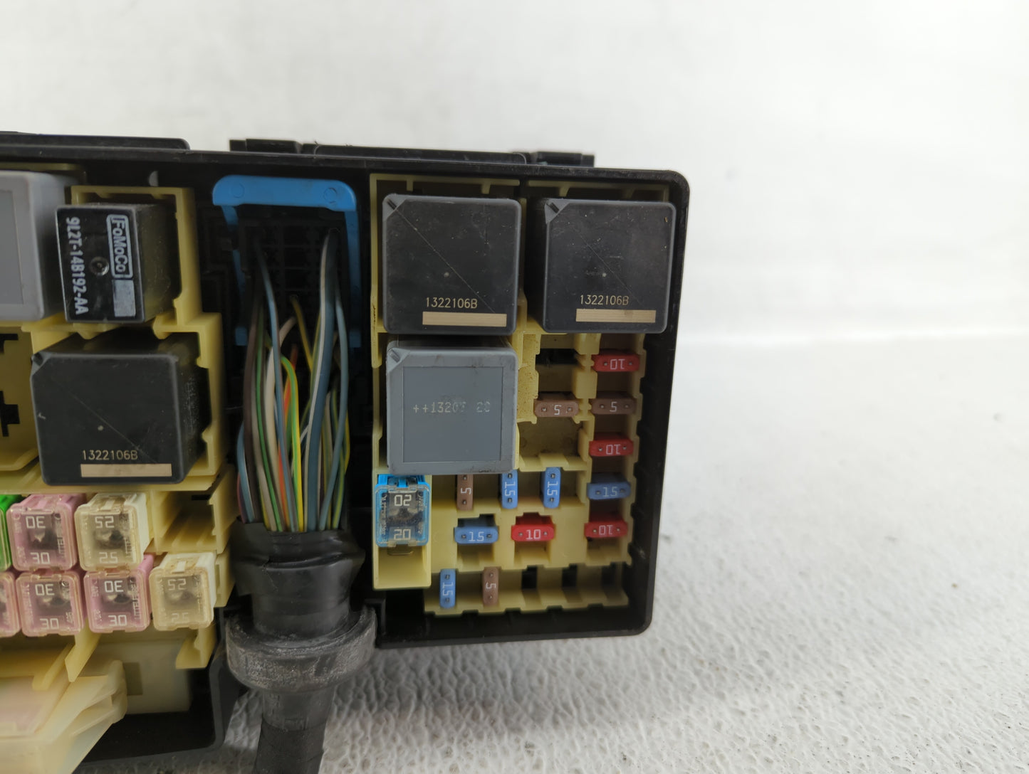 2012-2014 Ford Focus Fusebox Fuse Box Panel Relay Module P/N:AV6T-14A067-AC Fits Fits 2012 2013 2014 OEM Used Auto Parts - O