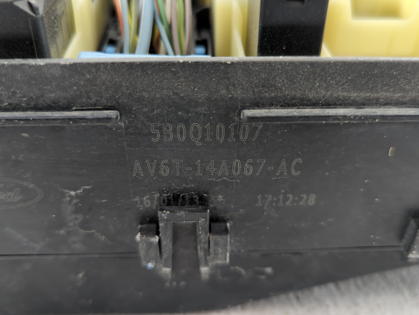 2012-2014 Ford Focus Fusebox Fuse Box Panel Relay Module P/N:AV6T-14A142-AB AV6T-14A067-AC Fits Fits 2012 2013 2014 OEM Used