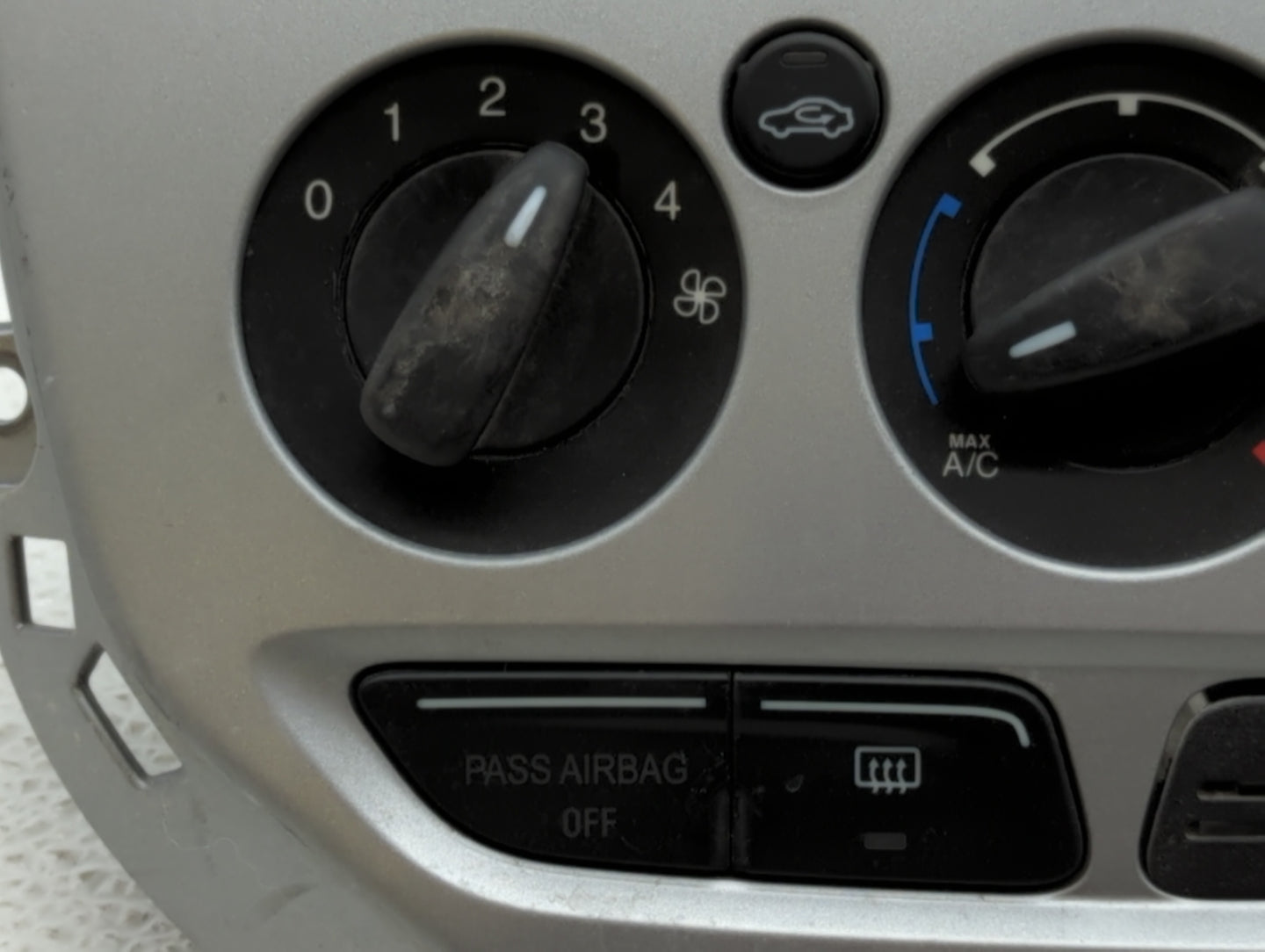 2013-2014 Ford Focus Climate Control Module Temperature AC/Heater Replacement P/N:E1062773 Fits Fits 2013 2014 OEM Used Auto