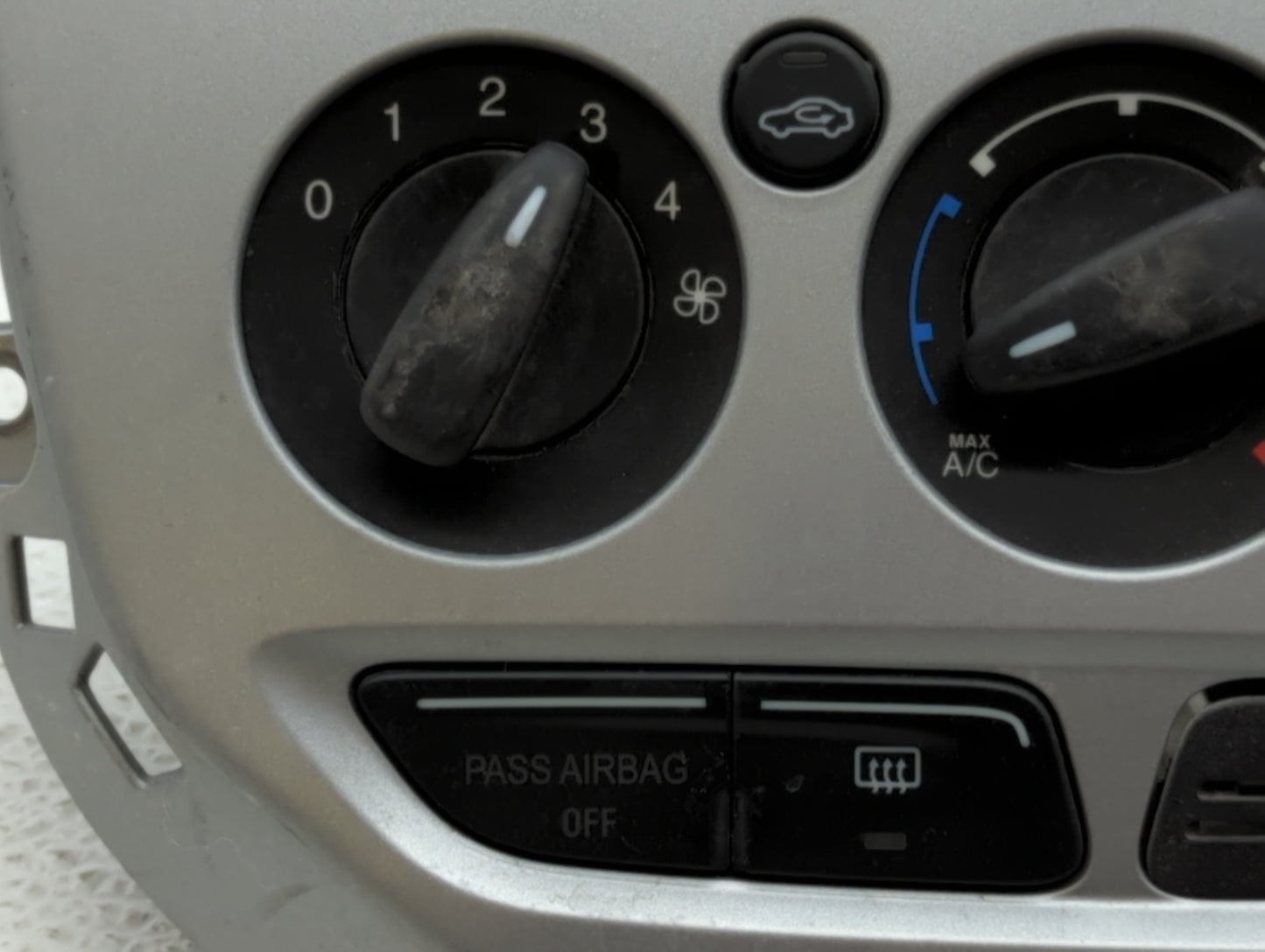 2013-2014 Ford Focus Climate Control Module Temperature AC/Heater Replacement P/N:E1062773 Fits Fits 2013 2014 OEM Used Auto