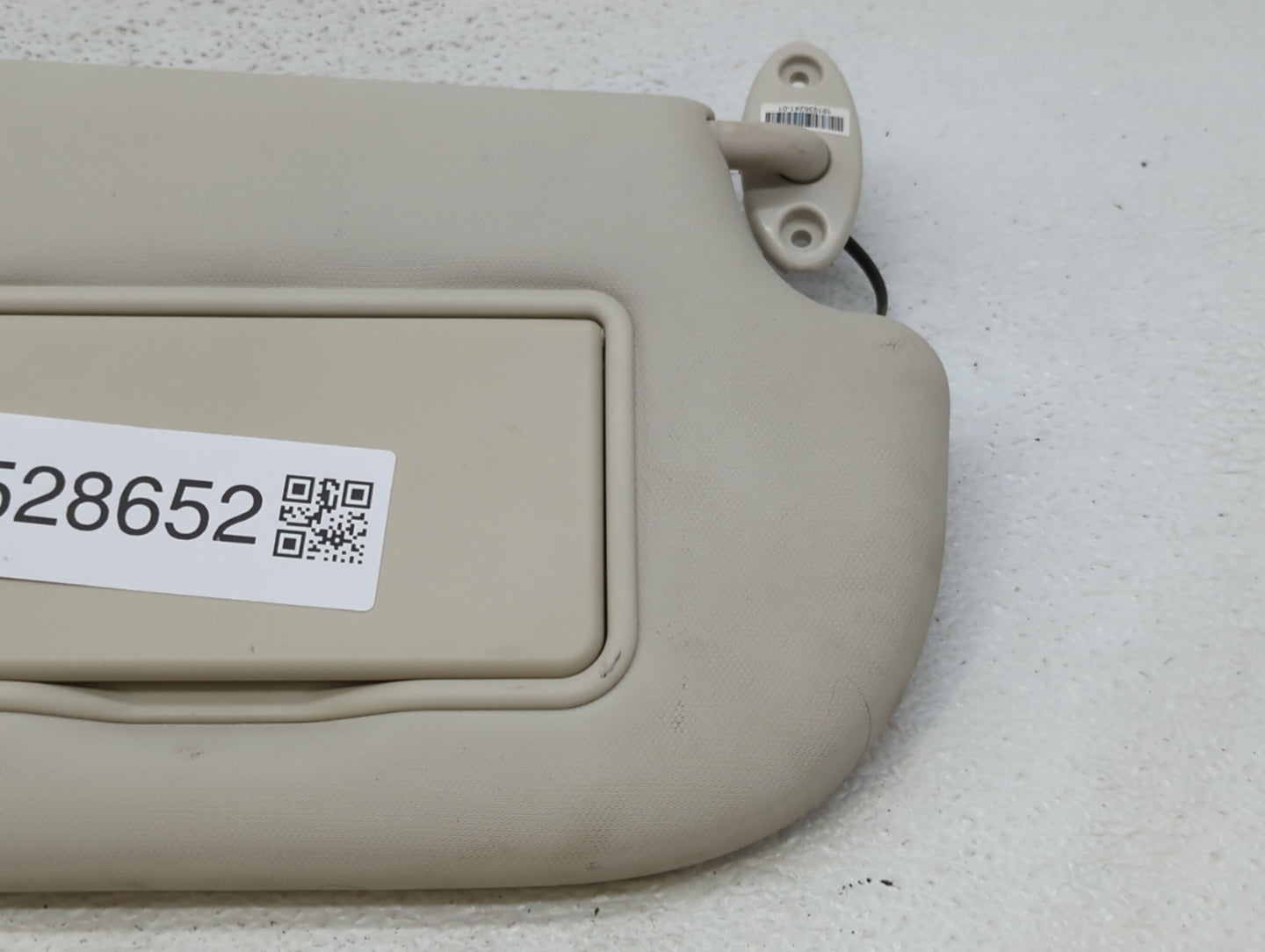 2013-2018 Ford Focus Sun Visor Shade Replacement Passenger Right Mirror Fits Fits 2013 2014 2015 2016 2017 2018 OEM Used Aut