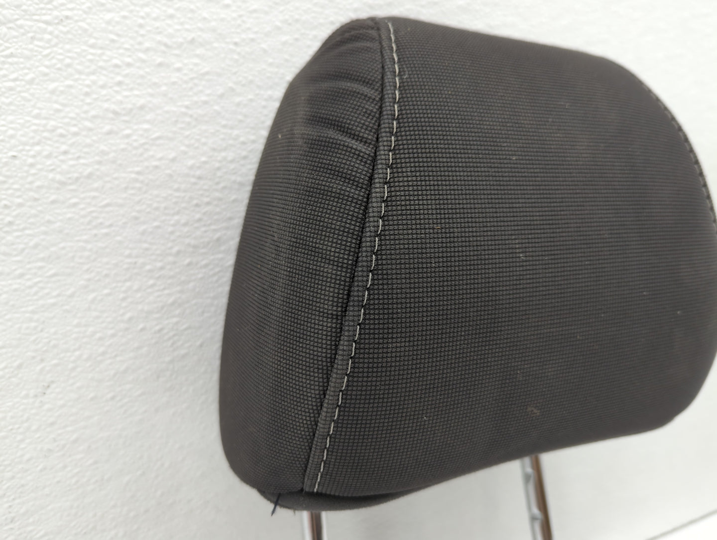 2013-2014 Ford Focus Headrest Head Rest Front Driver Passenger Seat Black - Oemusedautoparts1.com