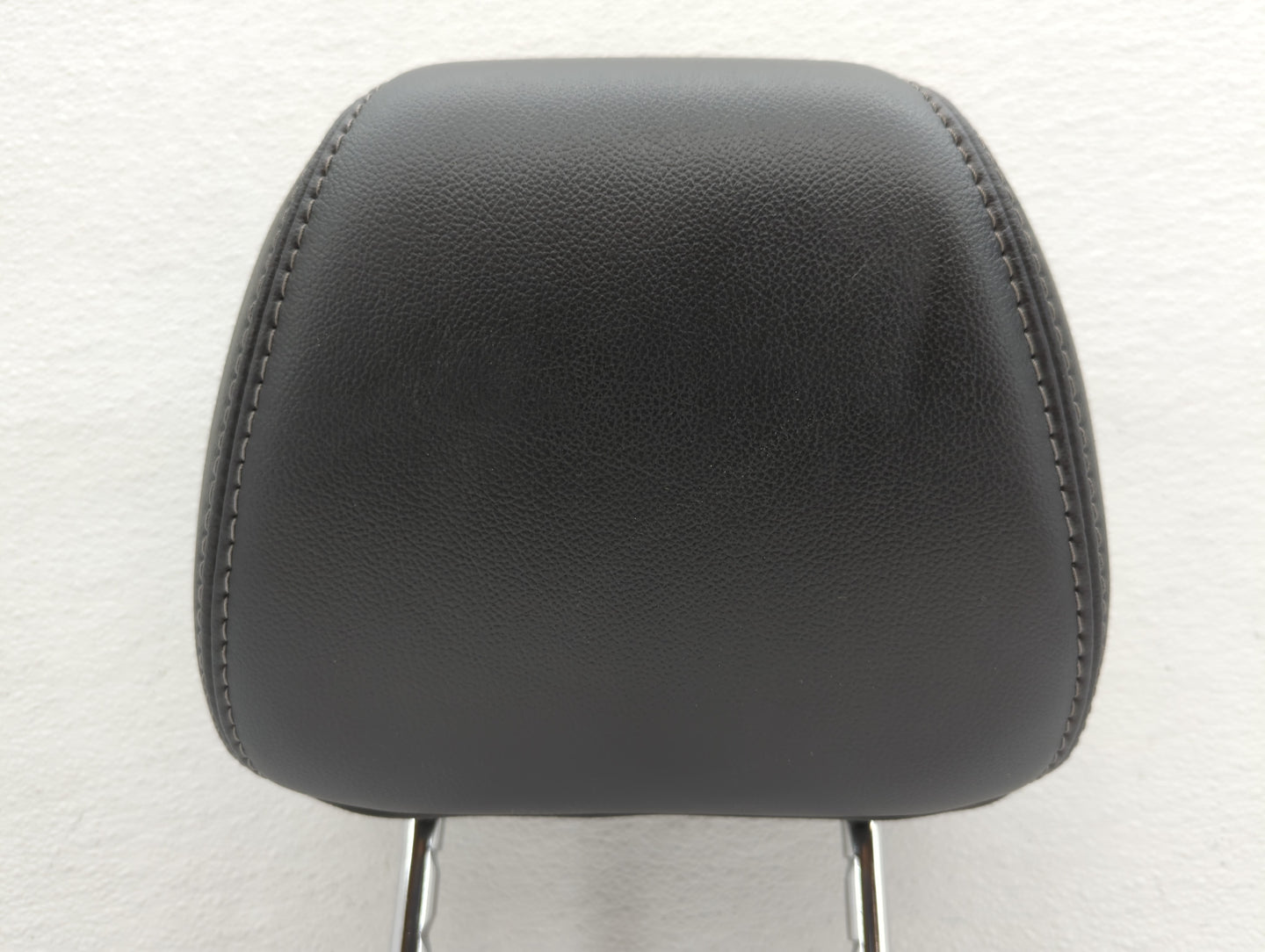 2014-2014 Ford Focus Headrest Head Rest Front Driver Passenger Seat Black - Oemusedautoparts1.com