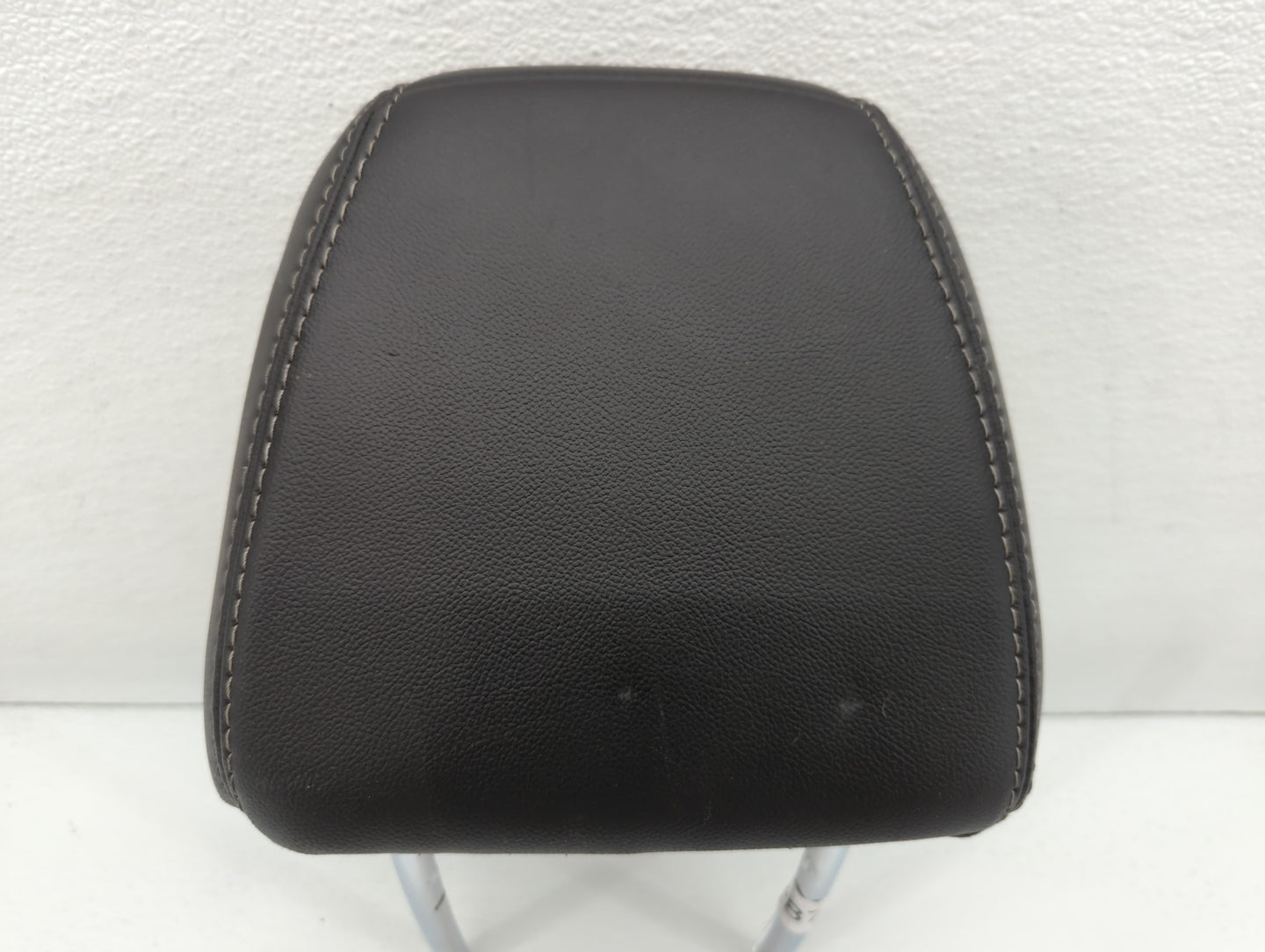 2014-2014 Ford Focus Headrest Head Rest Front Driver Passenger Seat Black - Oemusedautoparts1.com