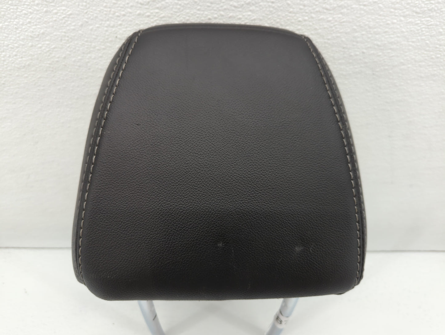 2014-2014 Ford Focus Headrest Head Rest Front Driver Passenger Seat Black - Oemusedautoparts1.com