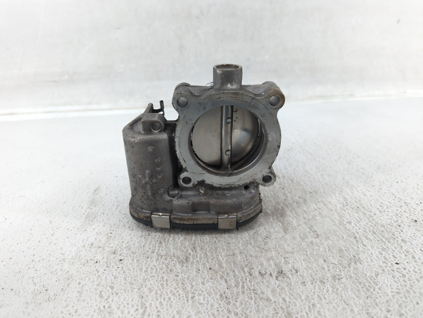 2014-2018 Ford Focus Throttle Body P/N:DS7E-9F991-BB Fits Fits 2014 2015 2016 2017 2018 2019 2020 2021 2022 OEM Used Auto Pa