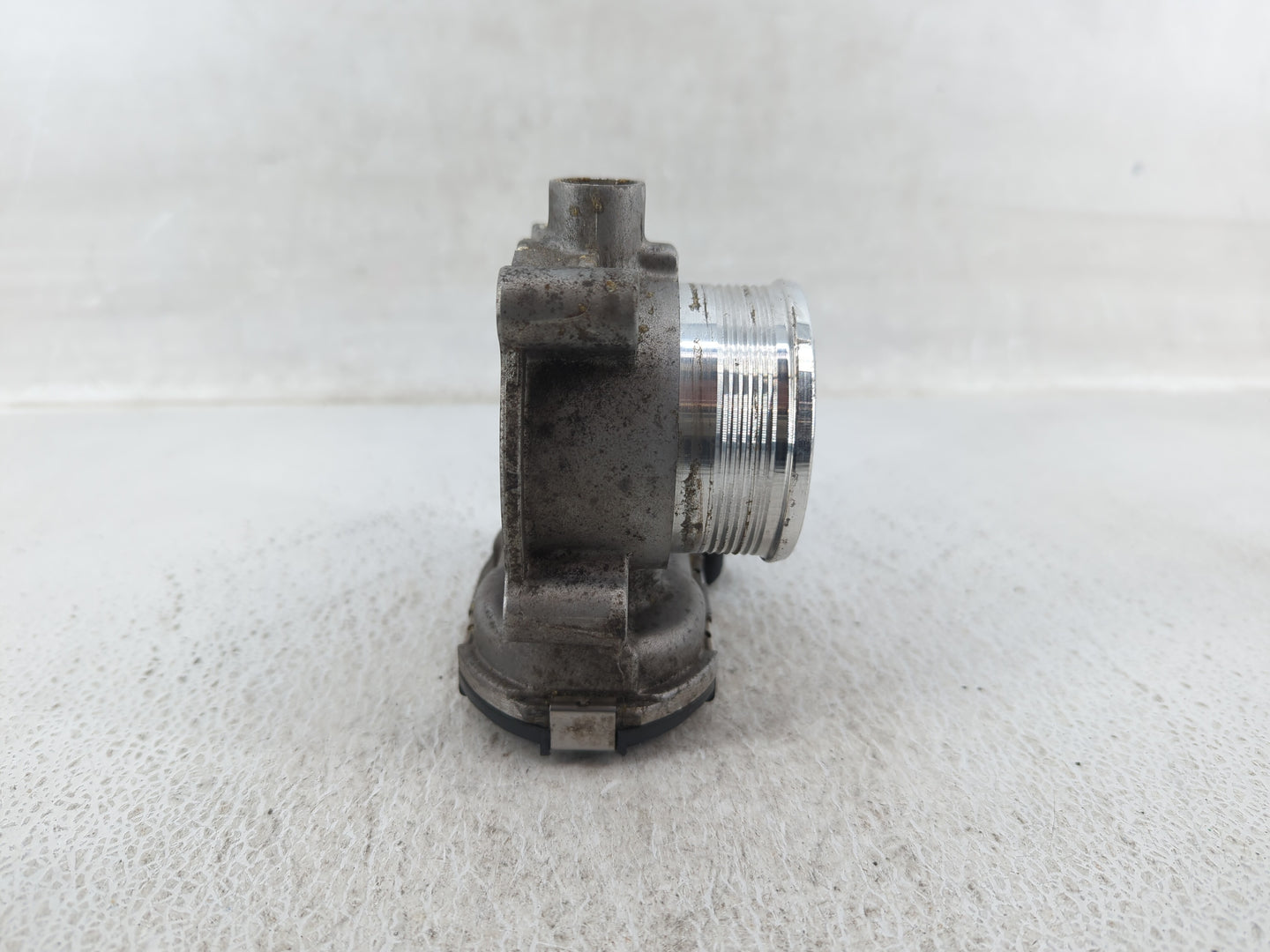 2014-2018 Ford Focus Throttle Body P/N:DS7E-9F991-BB Fits Fits 2014 2015 2016 2017 2018 2019 2020 2021 2022 OEM Used Auto Pa
