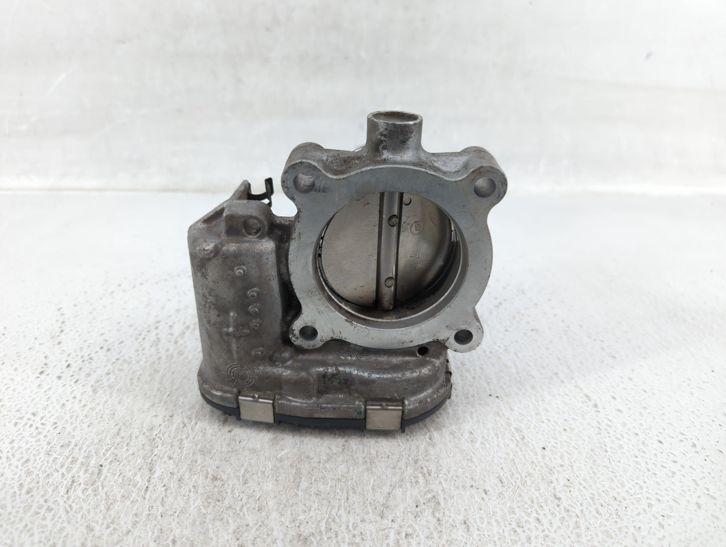 2014-2018 Ford Focus Throttle Body P/N:DS7E-9F991-BB Fits Fits 2014 2015 2016 2017 2018 2019 2020 2021 2022 OEM Used Auto Pa