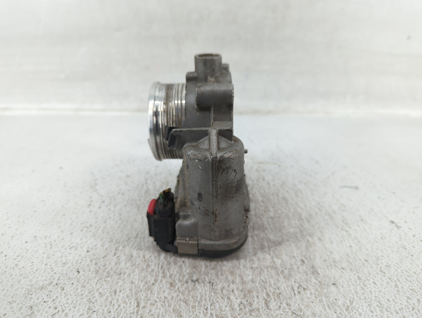 2014-2018 Ford Focus Throttle Body P/N:DS7E-9F991-BB Fits Fits 2014 2015 2016 2017 2018 2019 2020 2021 2022 OEM Used Auto Pa