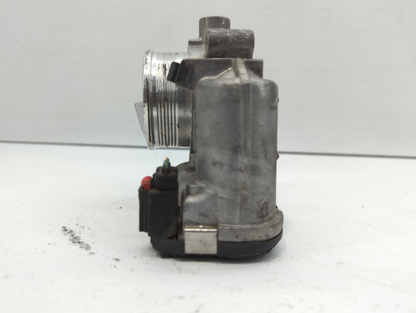 2014-2018 Ford Focus Throttle Body P/N:DS7E-9F991-BB Fits Fits 2014 2015 2016 2017 2018 2019 2020 2021 2022 OEM Used Auto Pa