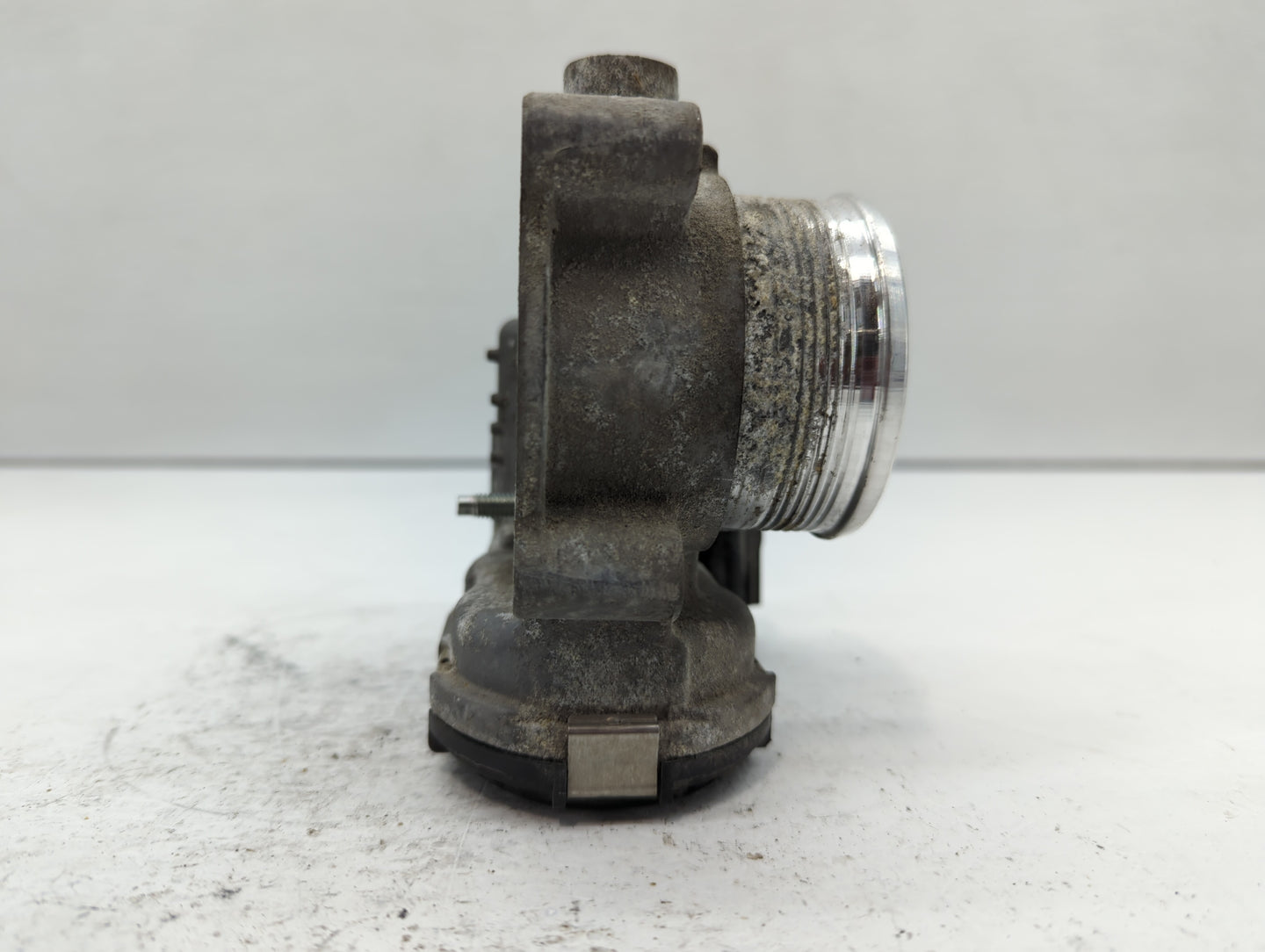 2014-2018 Ford Focus Throttle Body P/N:DS7E-9F991-BB Fits Fits 2014 2015 2016 2017 2018 2019 2020 2021 2022 OEM Used Auto Pa
