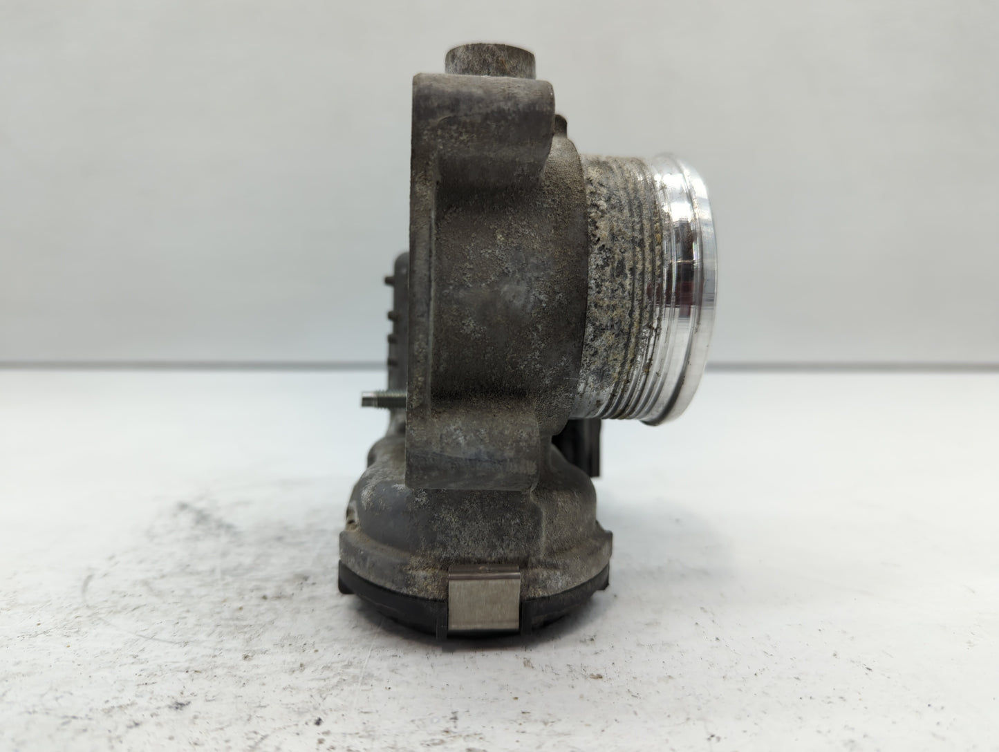 2014-2018 Ford Focus Throttle Body P/N:DS7E-9F991-BB Fits Fits 2014 2015 2016 2017 2018 2019 2020 2021 2022 OEM Used Auto Pa