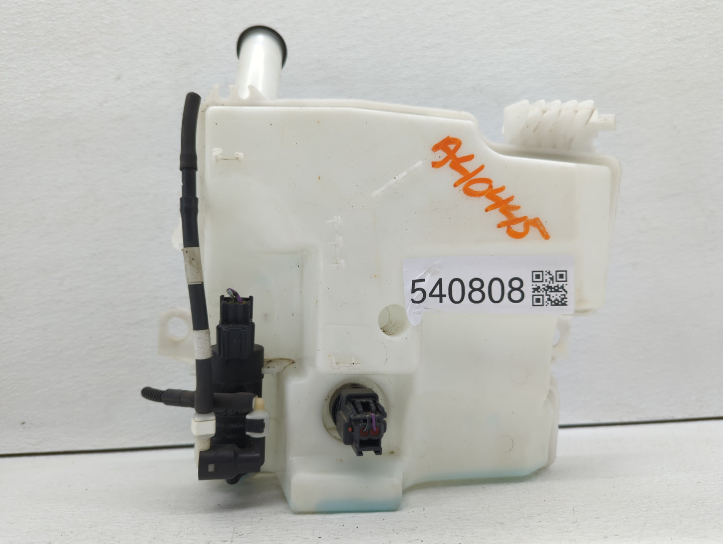 2012-2018 Ford Focus Windshield Washer Fluid Reservoir Bottle Oem - Oemusedautoparts1.com