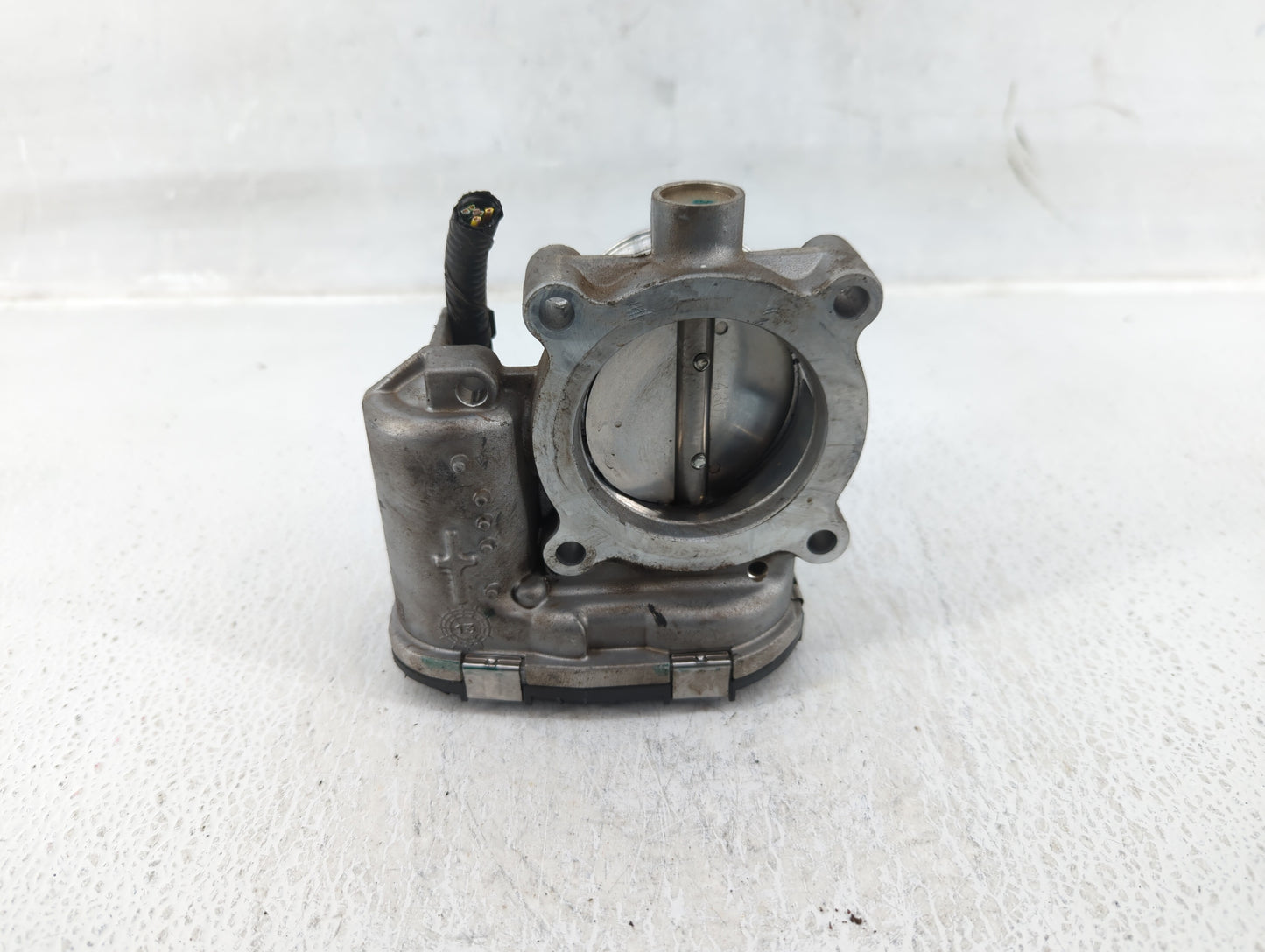 2014-2018 Ford Focus Throttle Body P/N:DS7E-9F991-BB Fits Fits 2014 2015 2016 2017 2018 2019 2020 2021 2022 OEM Used Auto Pa