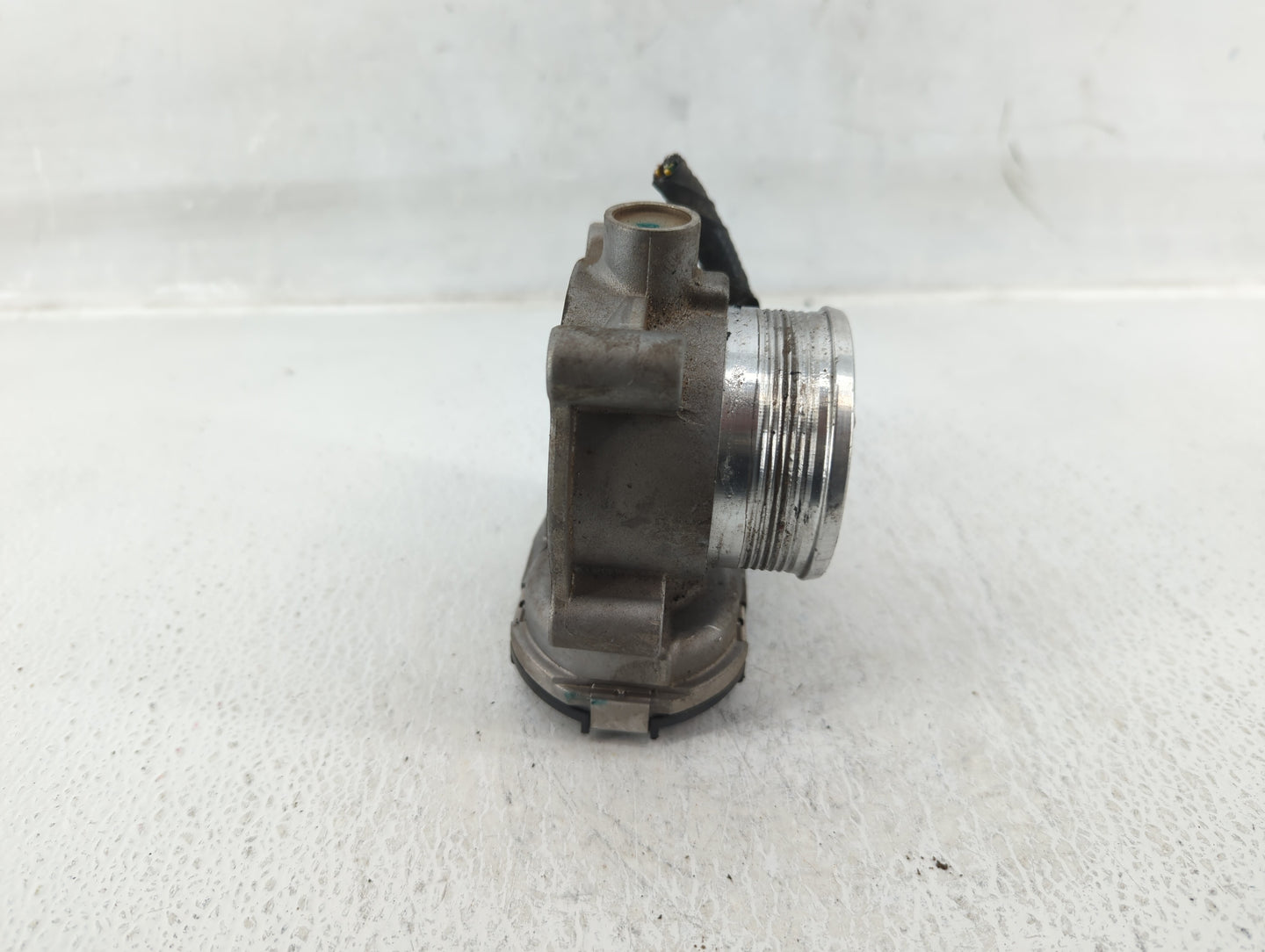 2014-2018 Ford Focus Throttle Body P/N:DS7E-9F991-BB Fits Fits 2014 2015 2016 2017 2018 2019 2020 2021 2022 OEM Used Auto Pa