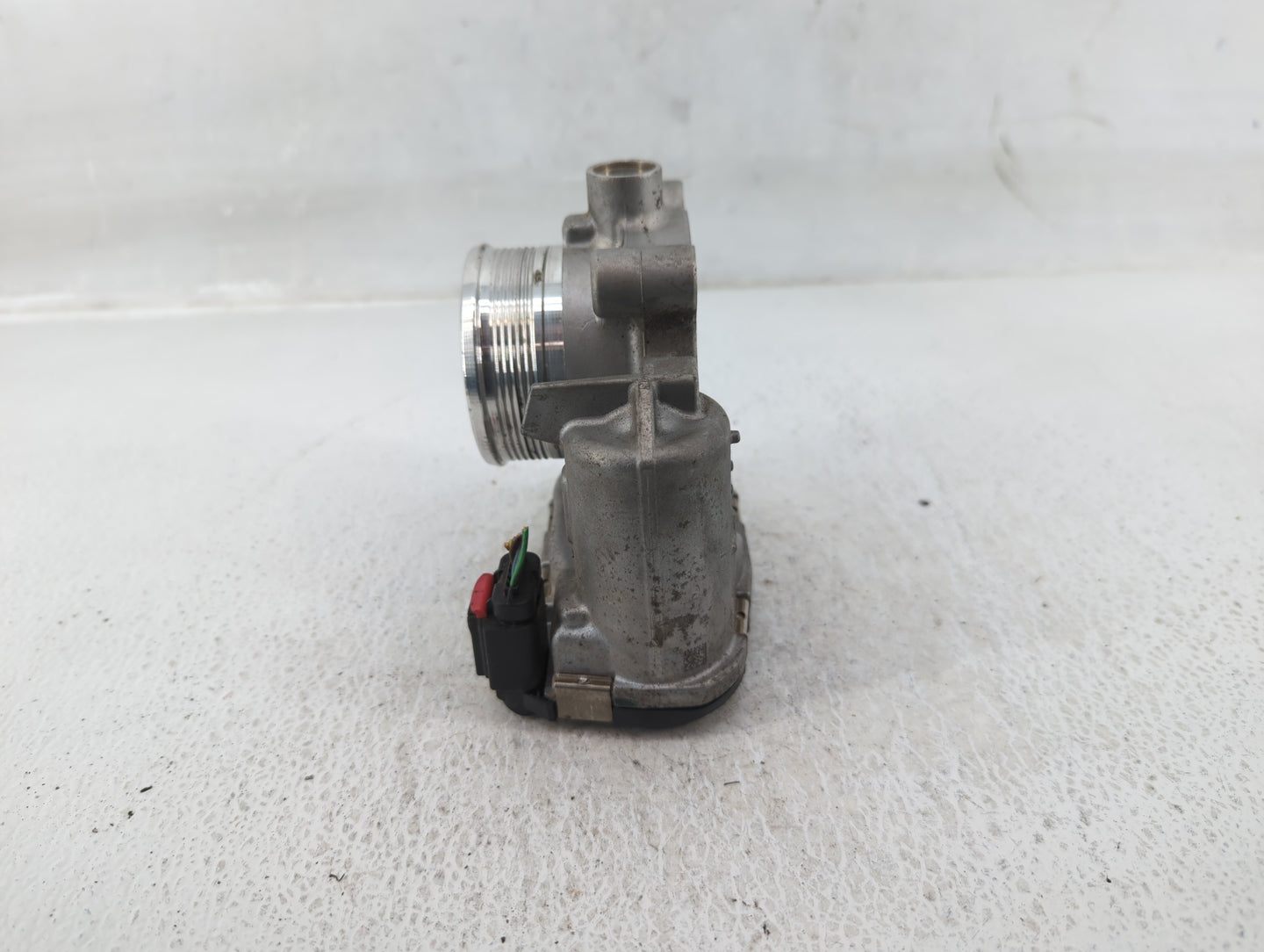 2014-2018 Ford Focus Throttle Body P/N:B33TB DS7E-9F991-BB Fits Fits 2014 2015 2016 2017 2018 2019 2020 2021 2022 OEM Used A
