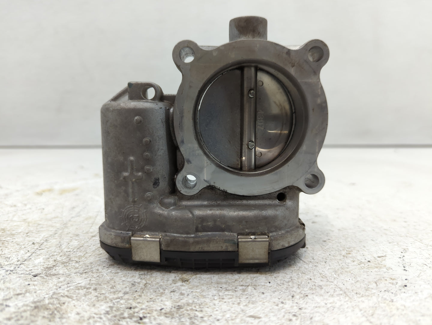 2014-2018 Ford Focus Throttle Body P/N:DS7E-9F991-BB Fits Fits 2014 2015 2016 2017 2018 2019 2020 2021 2022 OEM Used Auto Pa