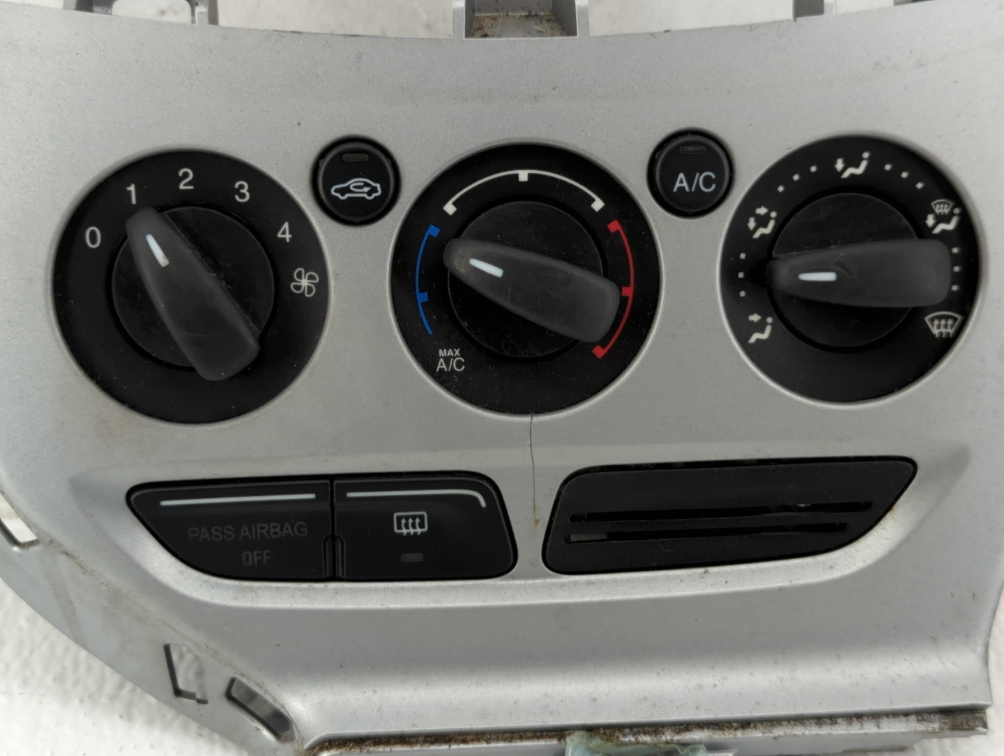 2013-2014 Ford Focus Climate Control Module Temperature AC/Heater Replacement P/N:E1062773 CM5T-19980-AF Fits Fits 2013 2014
