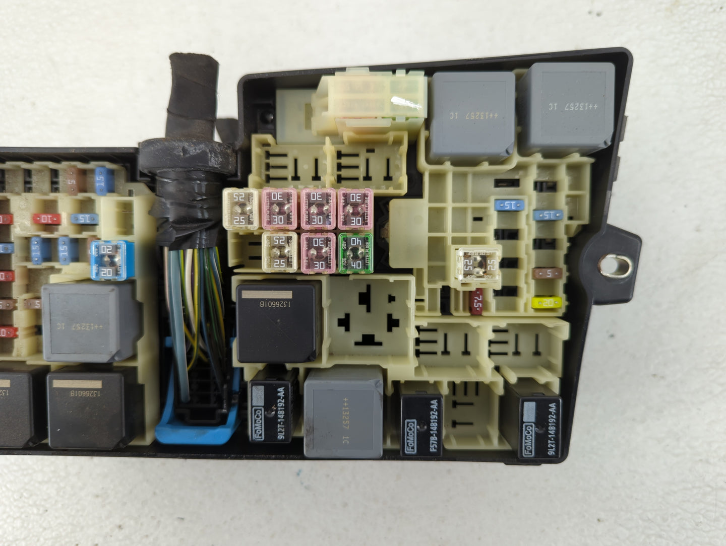 2012-2014 Ford Focus Fusebox Fuse Box Panel Relay Module P/N:AV6T-14A067-AC DV6T-14A073-CE Fits Fits 2012 2013 2014 OEM Used