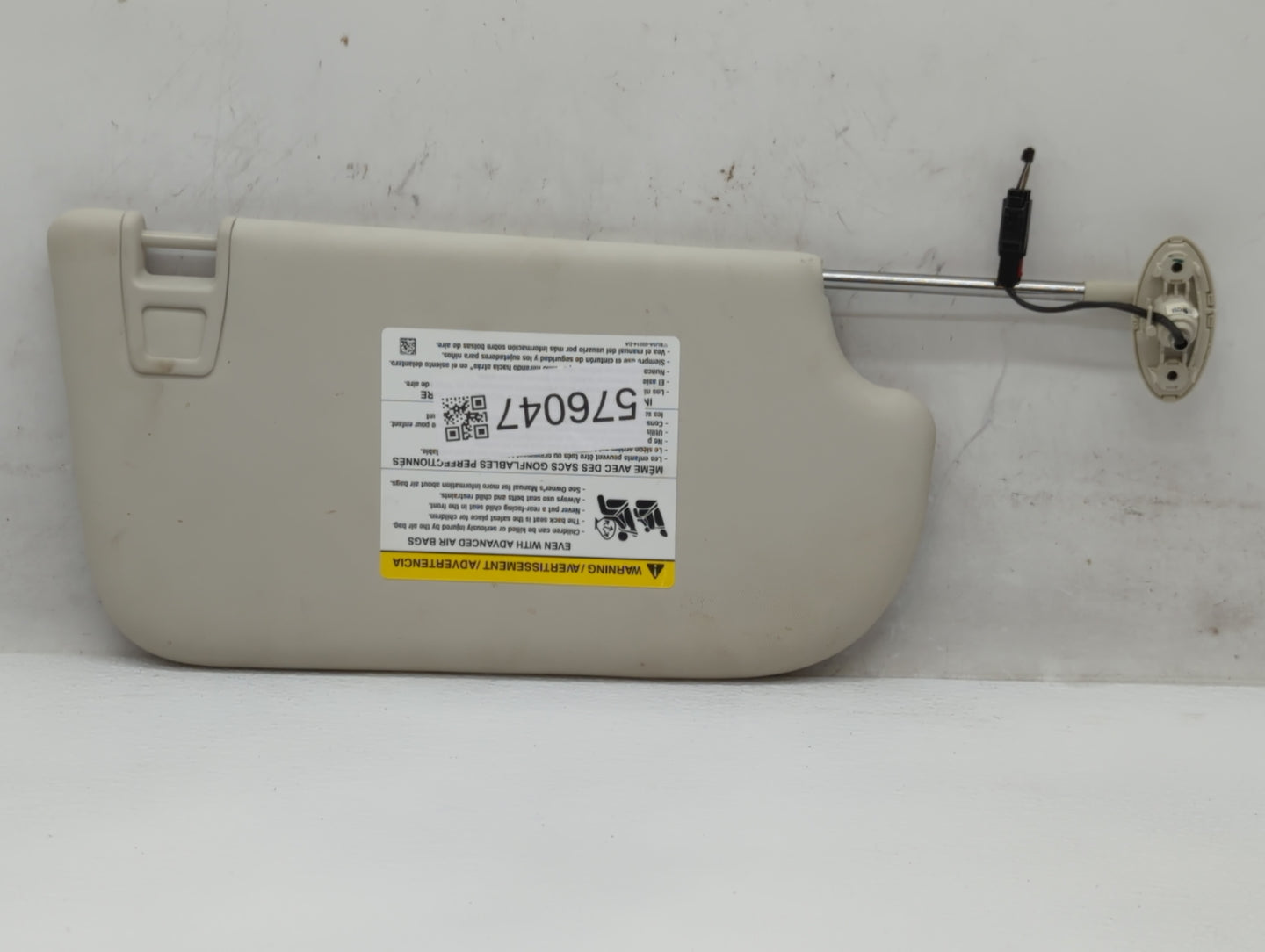 2013-2018 Ford Focus Sun Visor Shade Replacement Driver Left Mirror Fits Fits 2013 2014 2015 2016 2017 2018 OEM Used Auto Pa