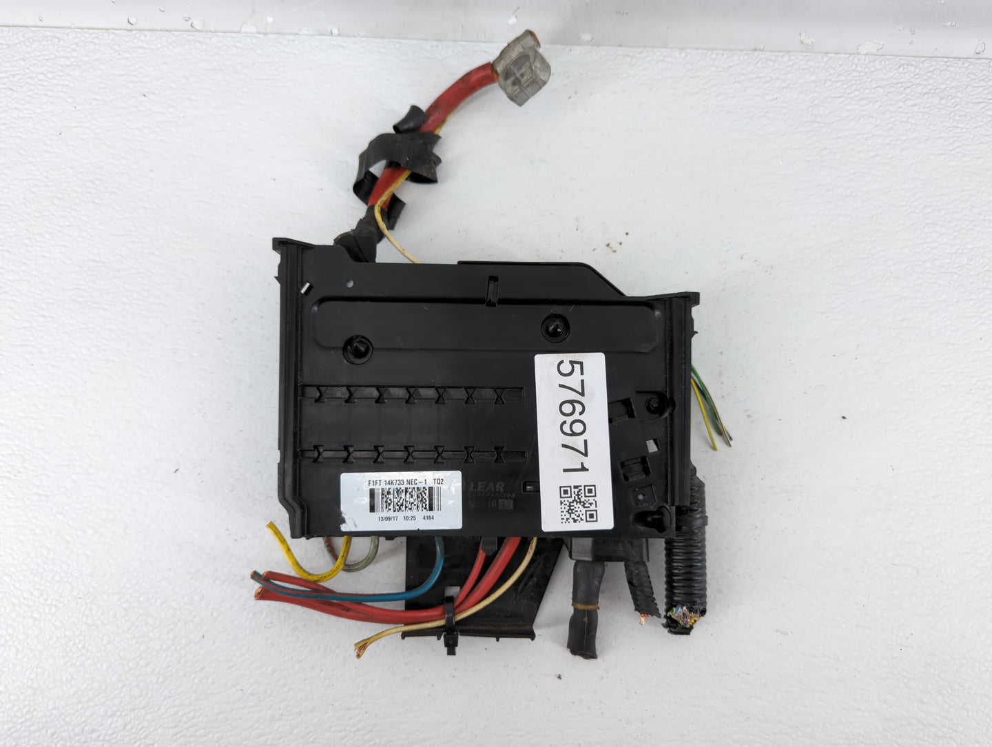 2014 Ford Focus Fusebox Fuse Box Panel Relay Module P/N:F1FT-14K733-NEC-1 Fits OEM Used Auto Parts - Oemusedautoparts1.com