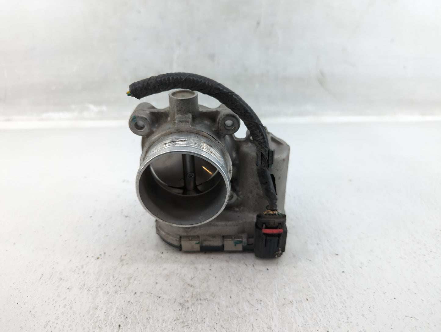 2014-2018 Ford Focus Throttle Body P/N:DS7E-9F991-BB Fits Fits 2014 2015 2016 2017 2018 2019 2020 2021 2022 OEM Used Auto Pa