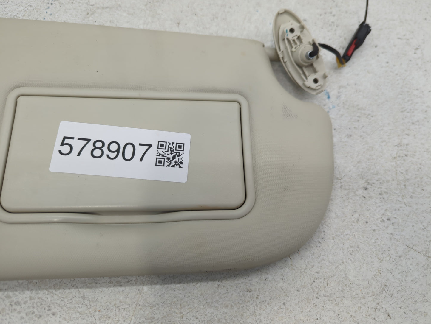 2013-2018 Ford Focus Sun Visor Shade Replacement Passenger Right Mirror Fits Fits 2013 2014 2015 2016 2017 2018 OEM Used Aut