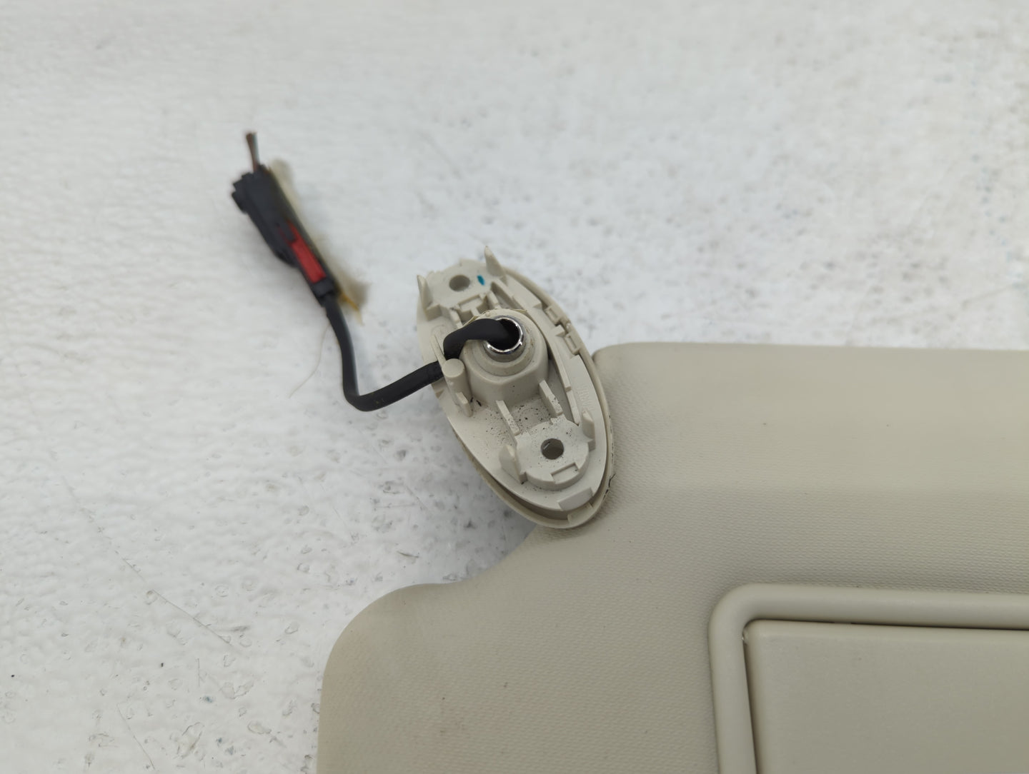 2013-2018 Ford Focus Sun Visor Shade Replacement Driver Left Mirror Fits Fits 2013 2014 2015 2016 2017 2018 OEM Used Auto Pa