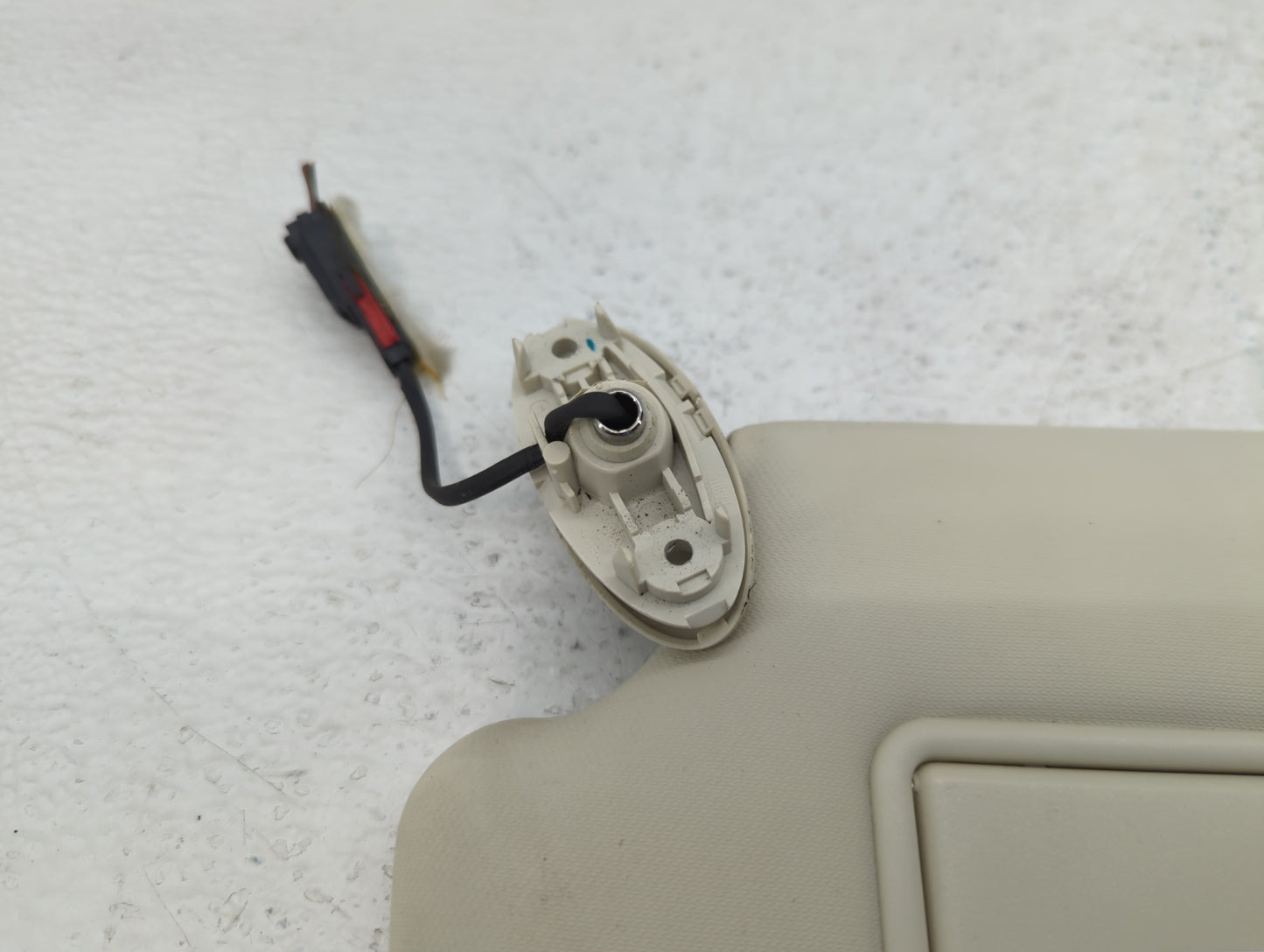 2013-2018 Ford Focus Sun Visor Shade Replacement Driver Left Mirror Fits Fits 2013 2014 2015 2016 2017 2018 OEM Used Auto Pa