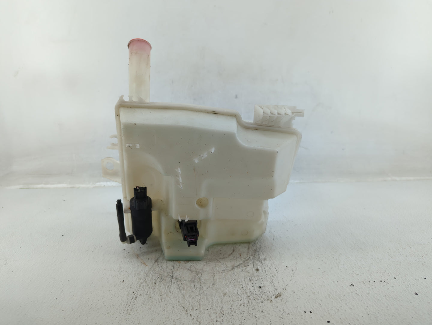 2012-2018 Ford Focus Windshield Washer Fluid Reservoir Bottle Oem - Oemusedautoparts1.com