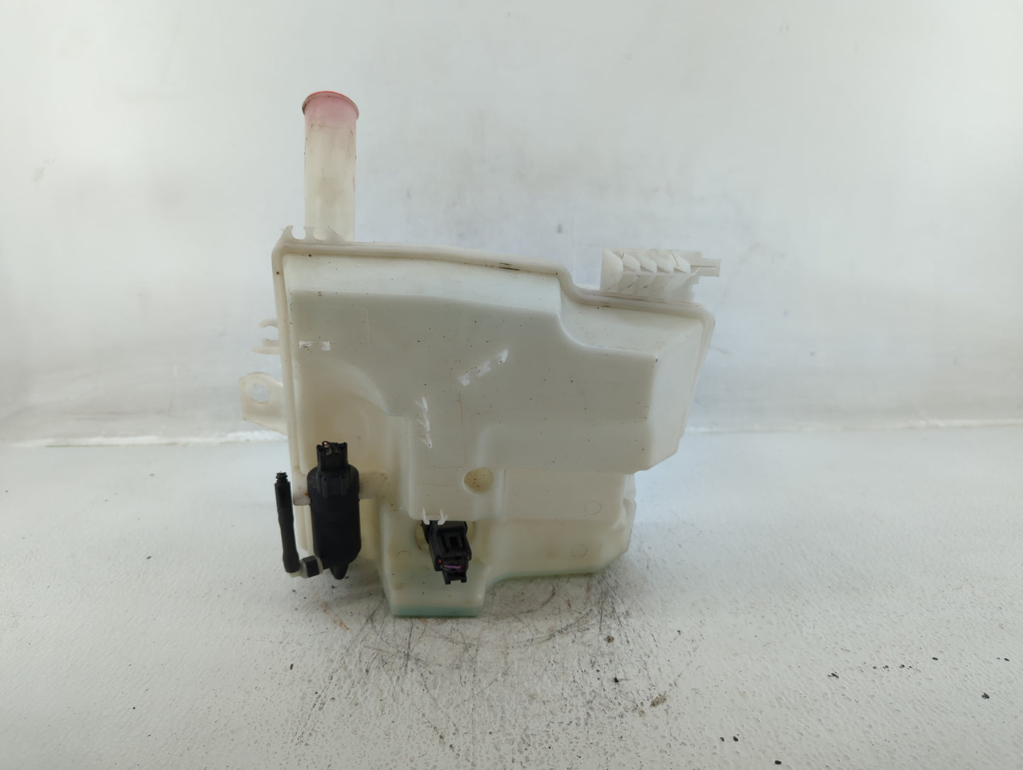 2012-2018 Ford Focus Windshield Washer Fluid Reservoir Bottle Oem - Oemusedautoparts1.com