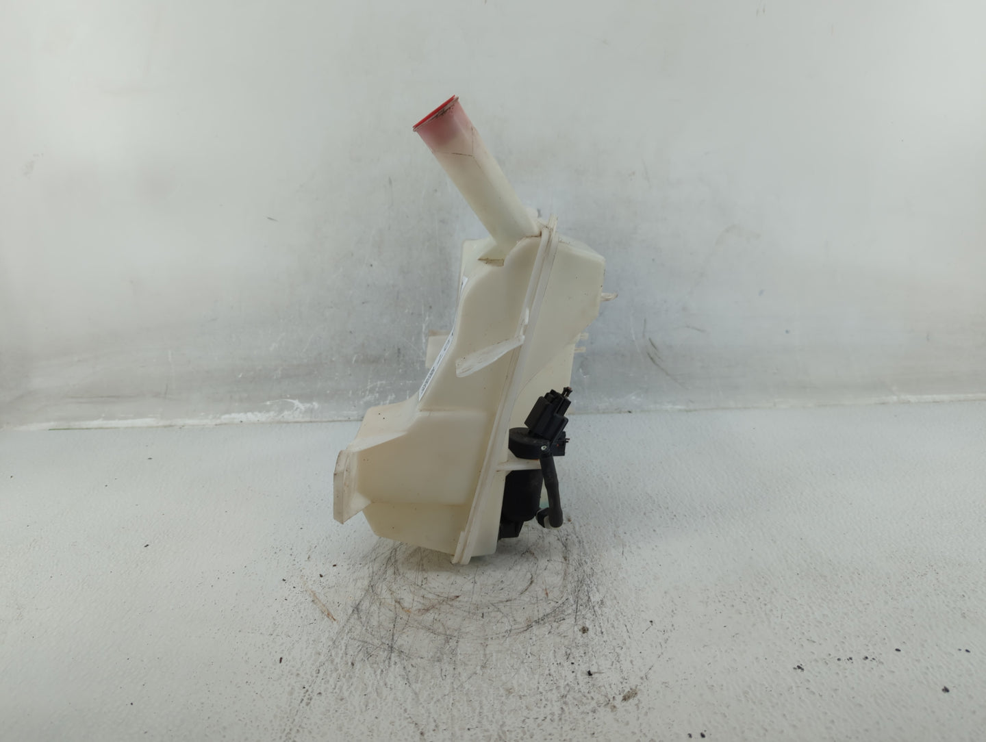 2012-2018 Ford Focus Windshield Washer Fluid Reservoir Bottle Oem - Oemusedautoparts1.com