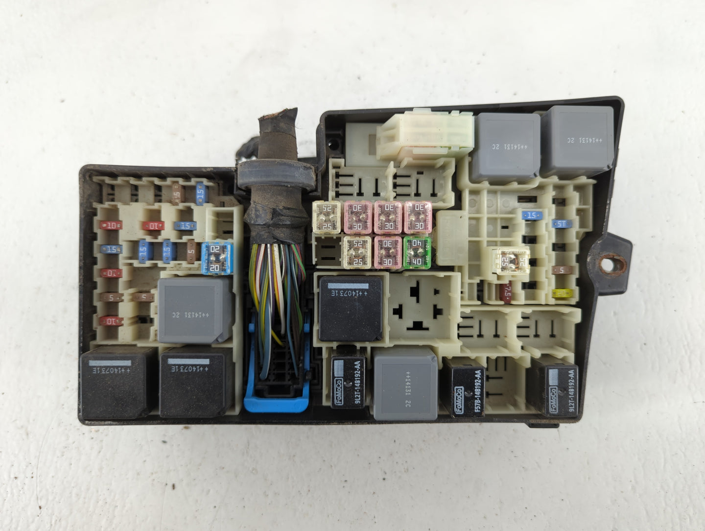 2012-2014 Ford Focus Fusebox Fuse Box Panel Relay Module P/N:AV6T-14A067-AC DV6T-14A073-CE Fits Fits 2012 2013 2014 OEM Used